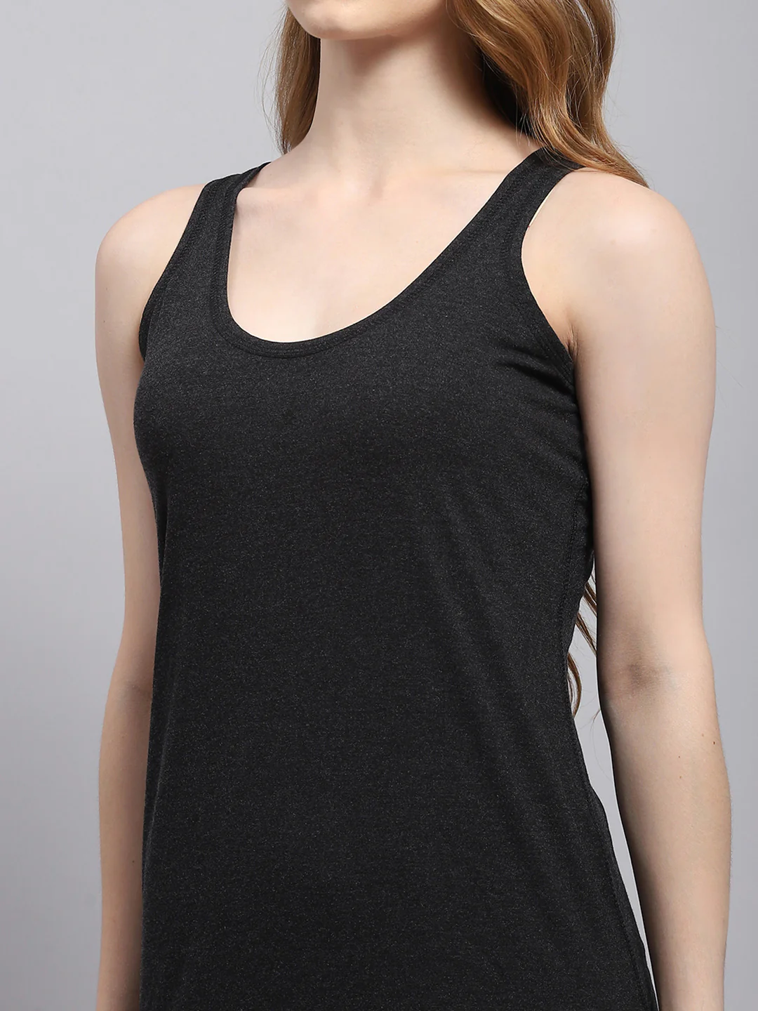 Women Black Solid Round Neck Sleeveless Thermal Vest - Image 6