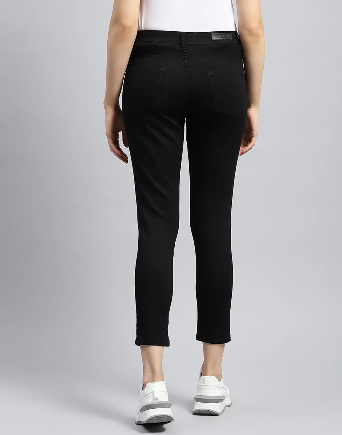 Women Black Solid Slim Fit Denim - Image 5