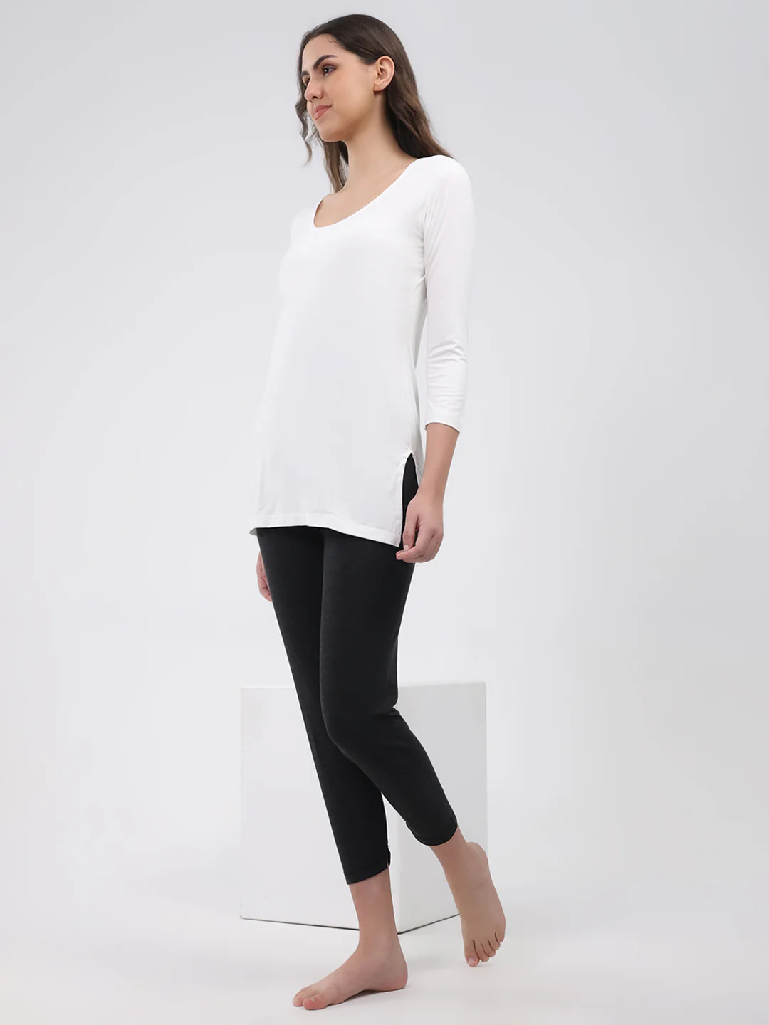 Women Black Solid Thermal Lower - Image 2