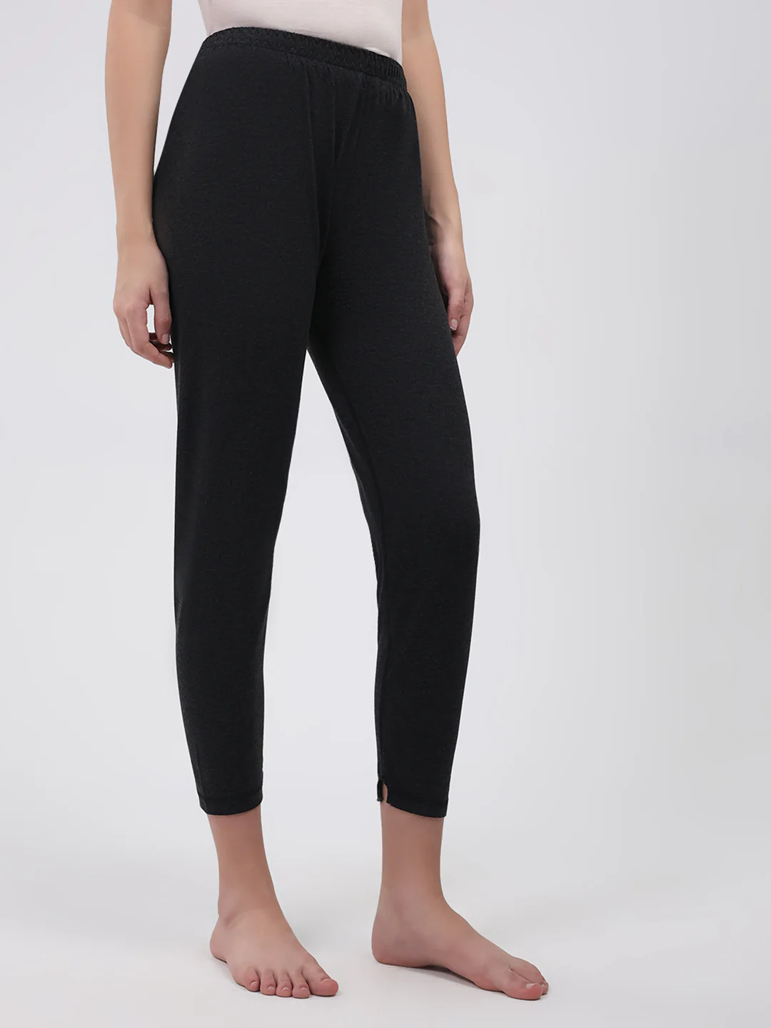 Women Black Solid Thermal Lower - Image 4