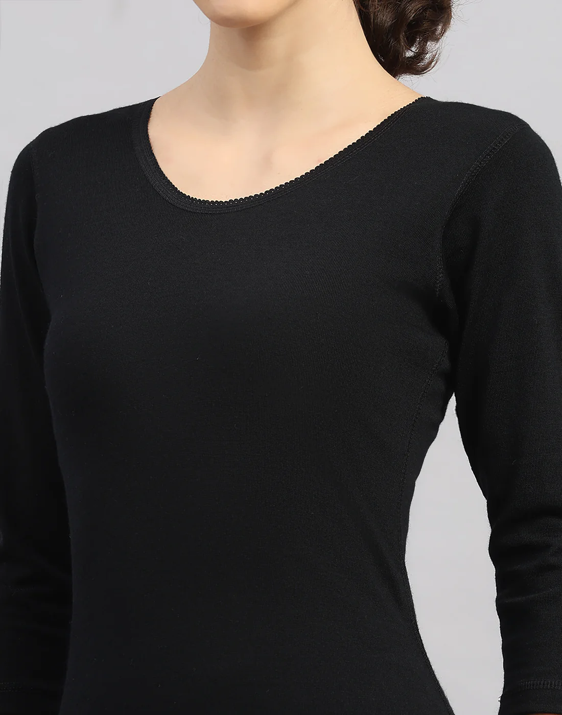 Women Black Solid V Neck 3/4th Sleeve Thermal Vest - Image 7