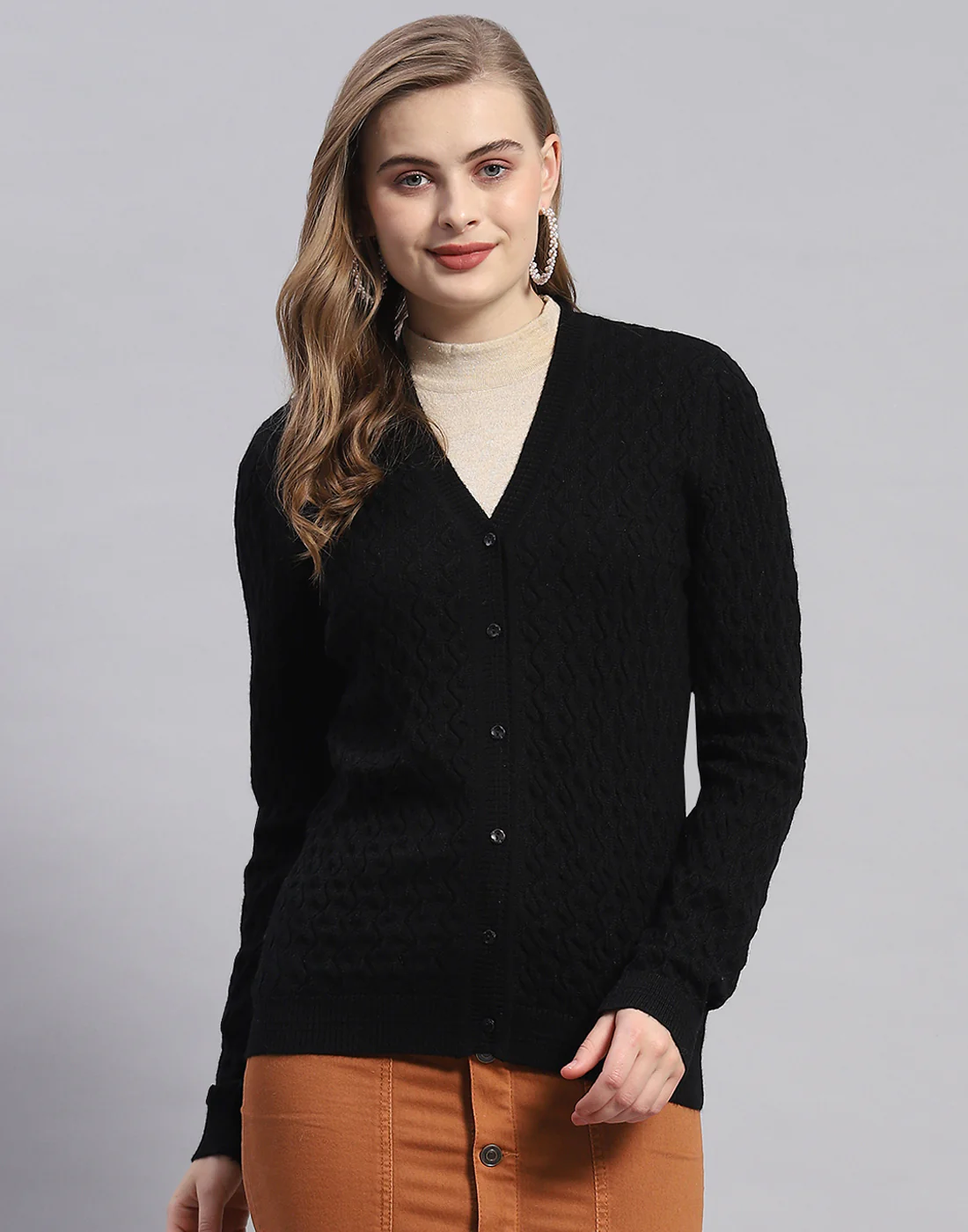 Women Black Solid V Neck Full Sleeve Cardigan - Image 2