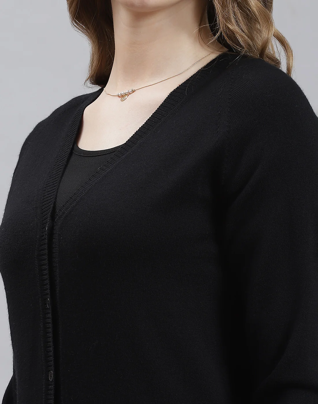 Women Black Solid V Neck Full Sleeve Cardigan - Image 6