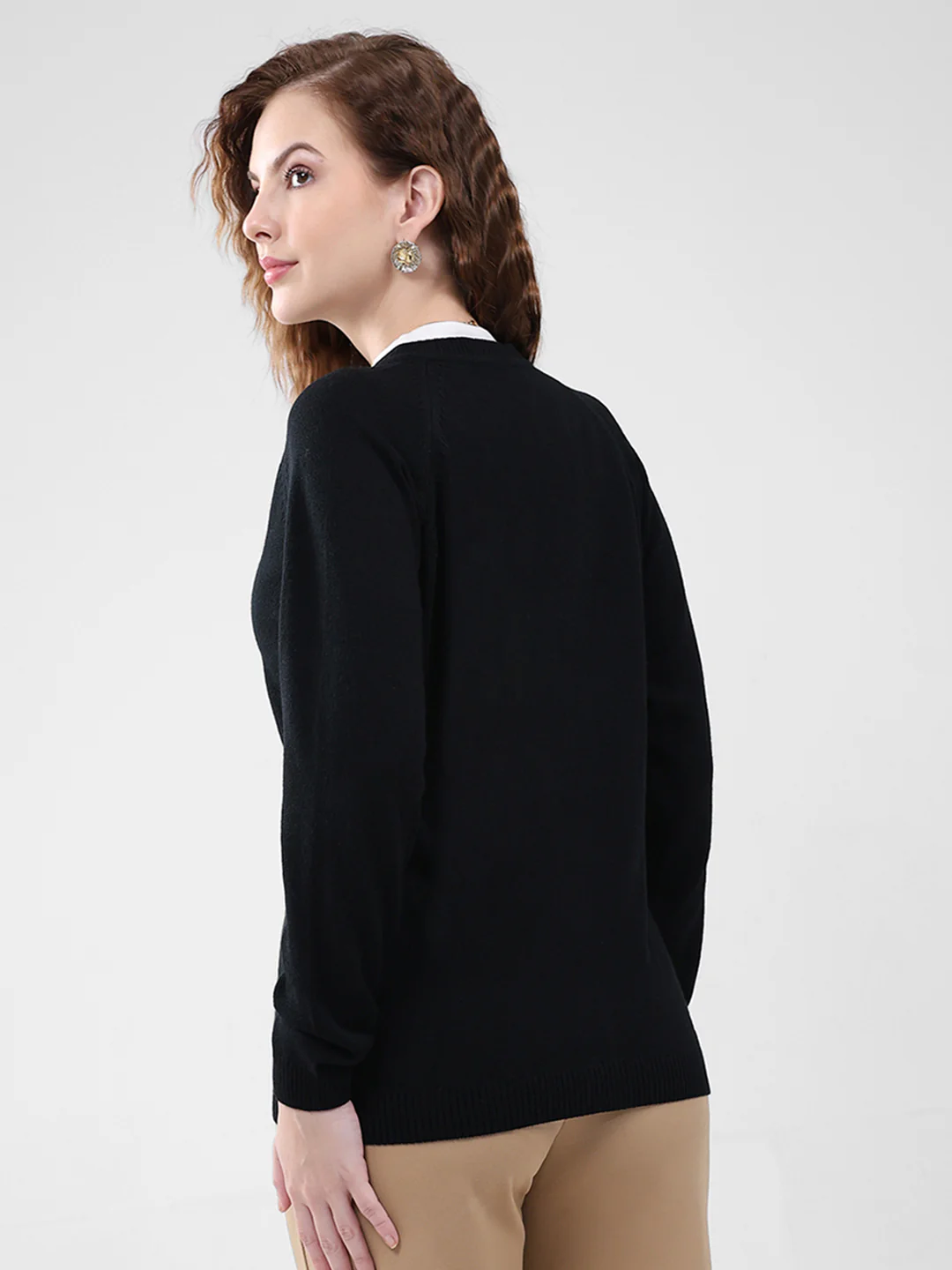 Women Black Solid V Neck Full Sleeve Cardigan - Image 5