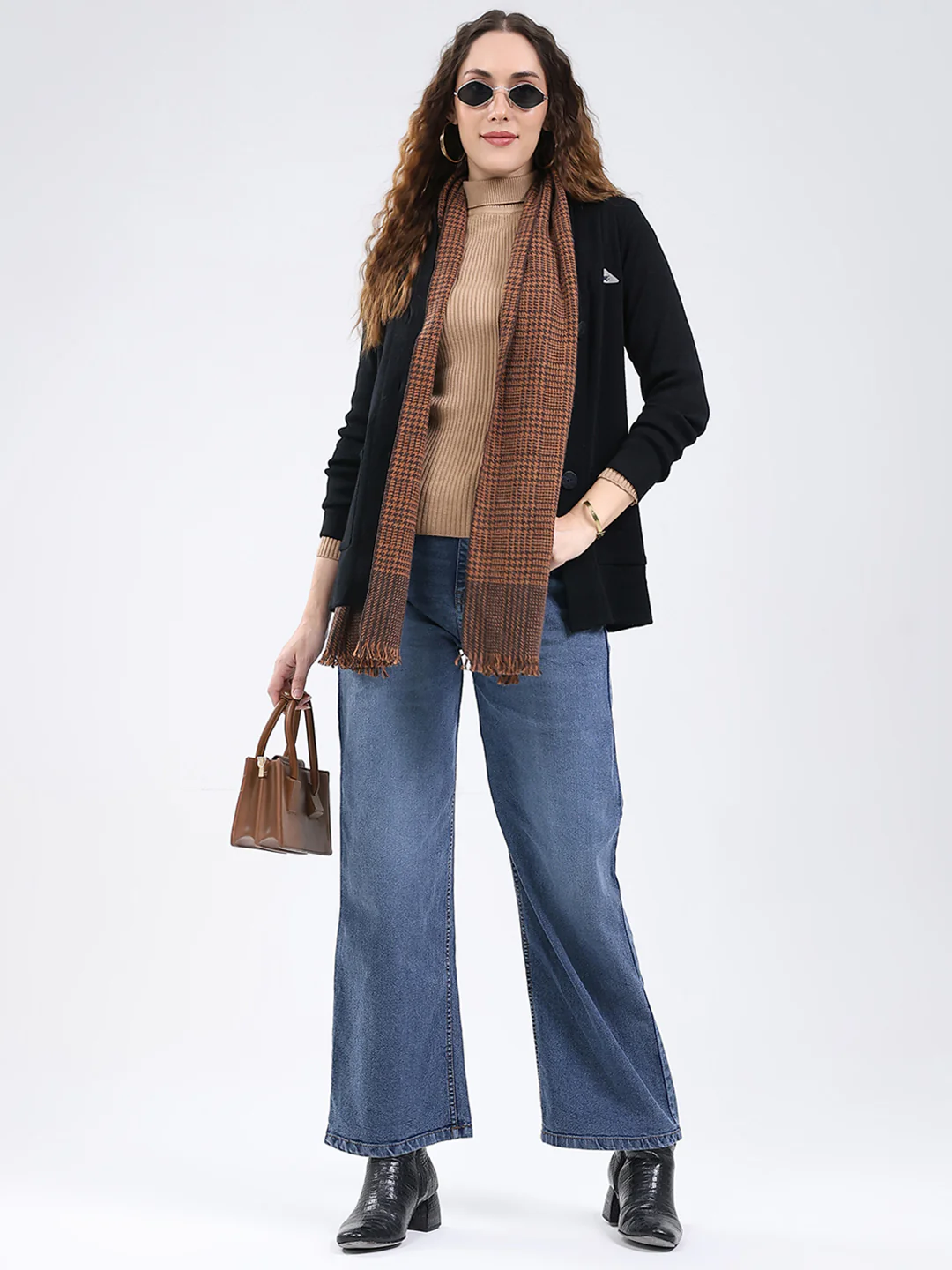 Women Black Solid V Neck Full Sleeve Cardigan - Image 2