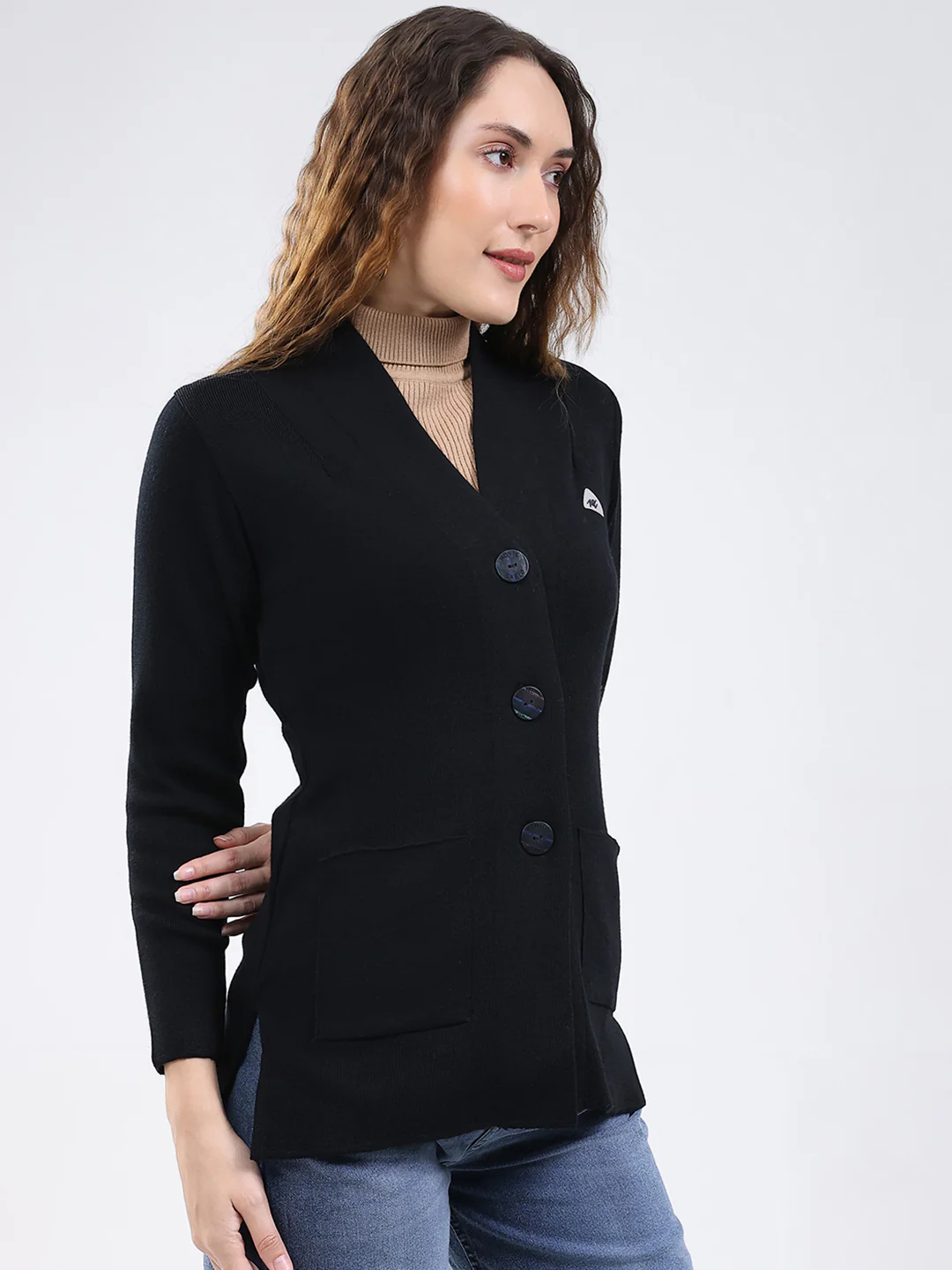 Women Black Solid V Neck Full Sleeve Cardigan - Image 4