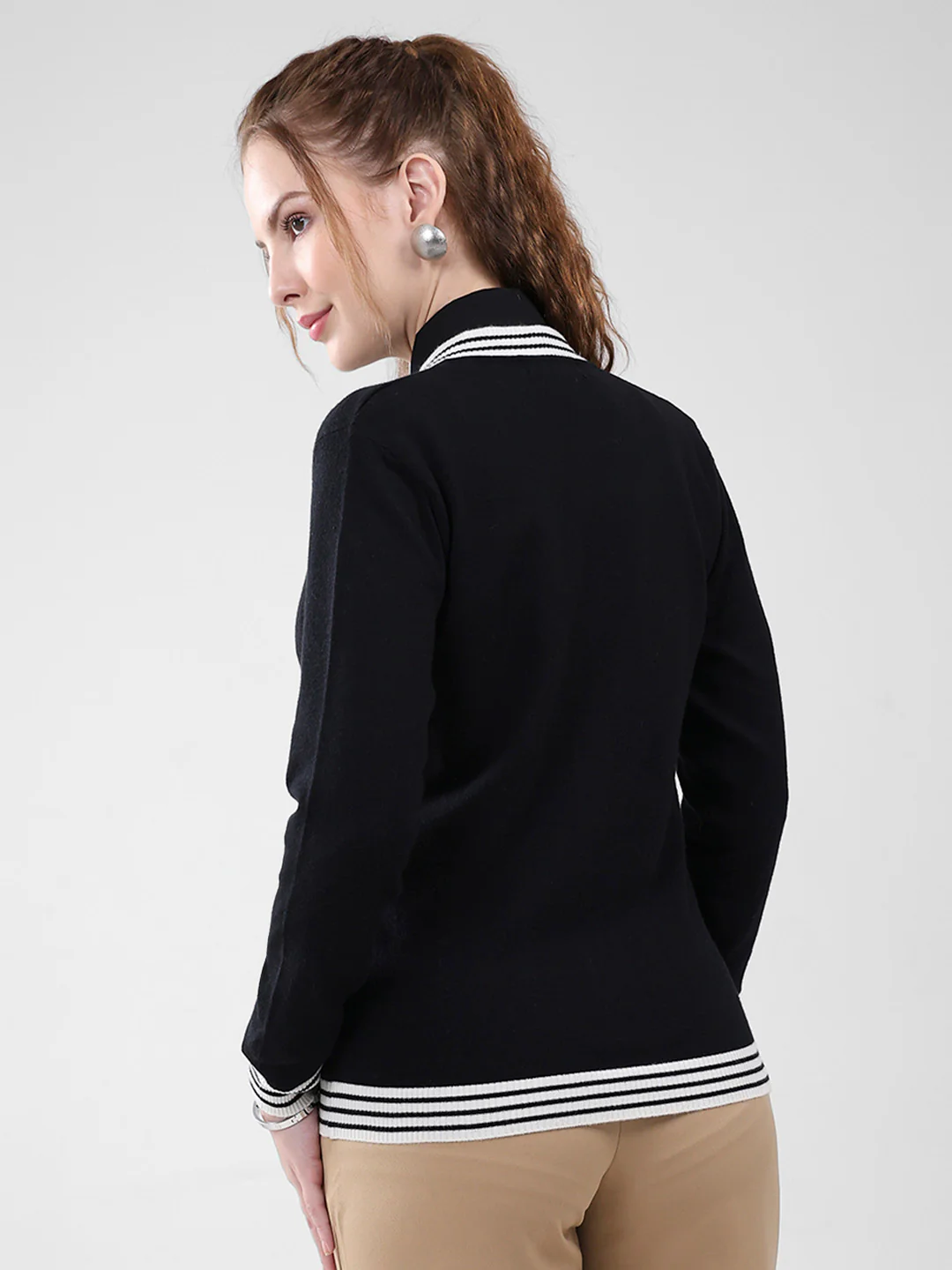 Women Black Solid V Neck Full Sleeve Cardigan - Image 5