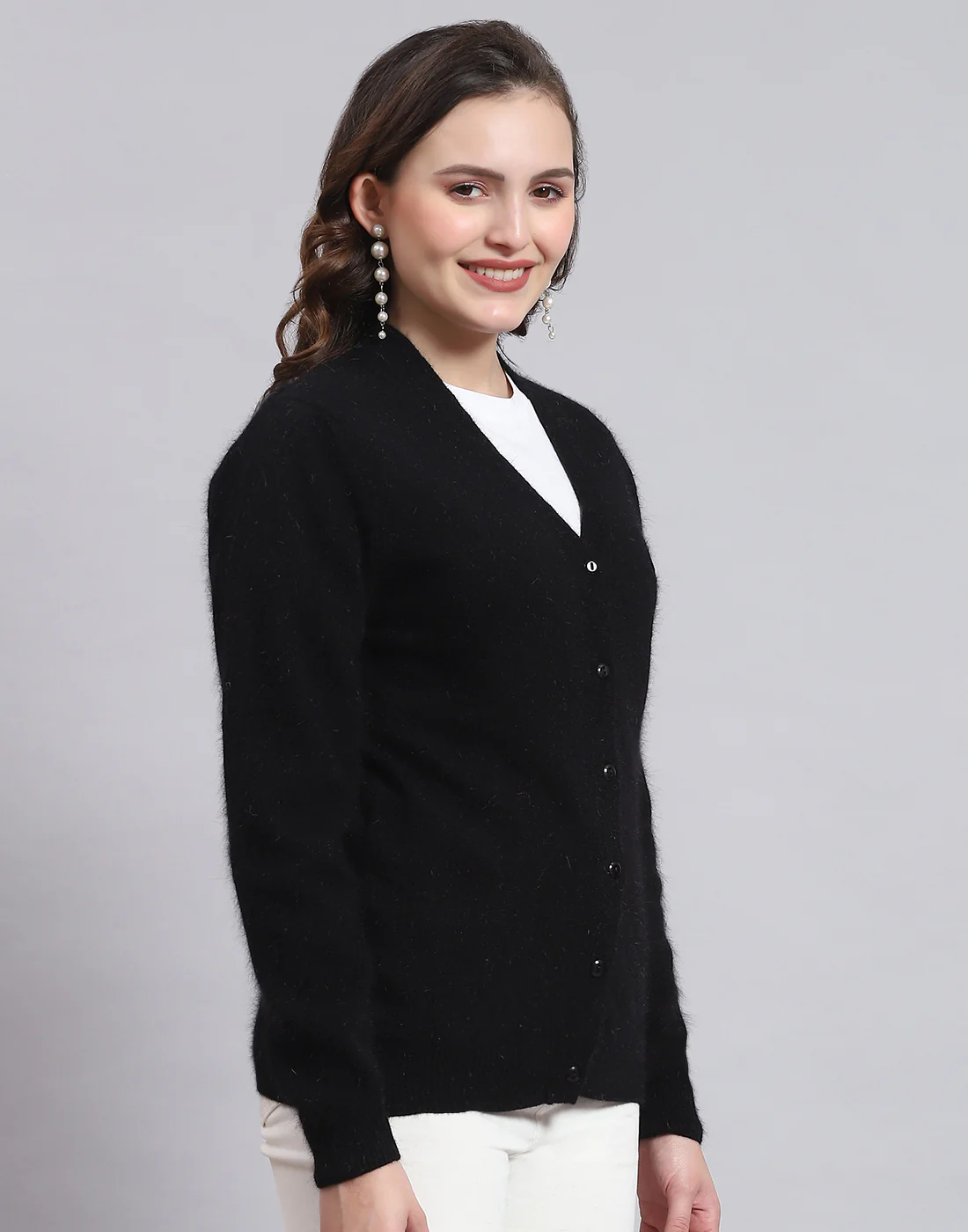 Women Black Solid V Neck Full Sleeve Sweater - Image 4