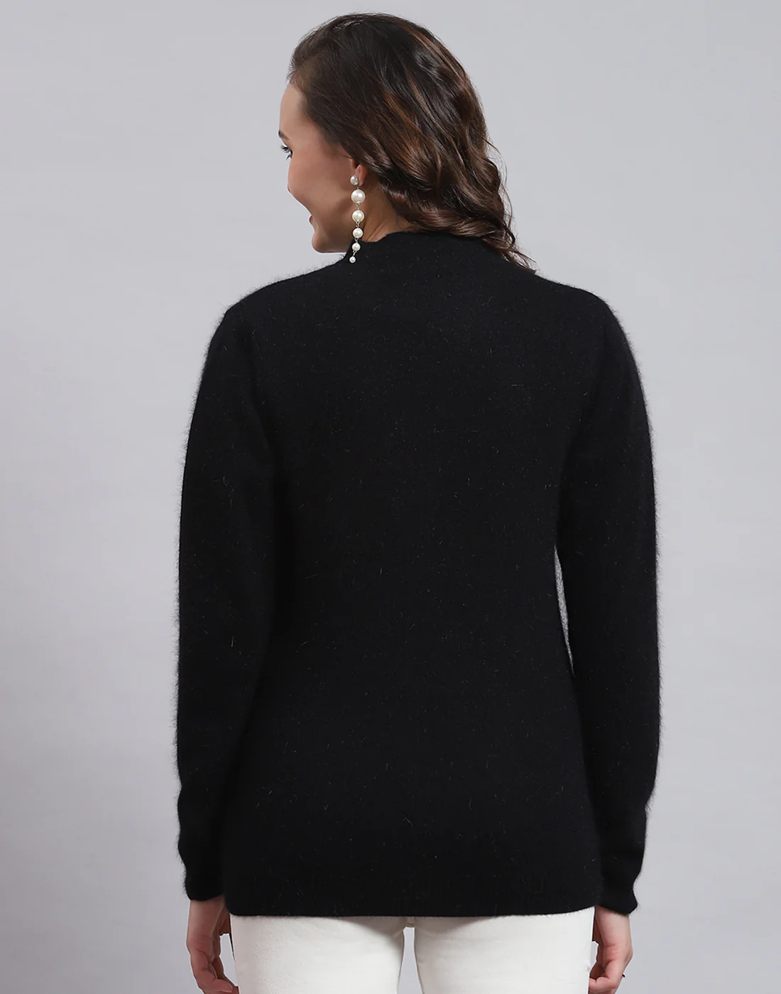 Women Black Solid V Neck Full Sleeve Sweater - Image 5