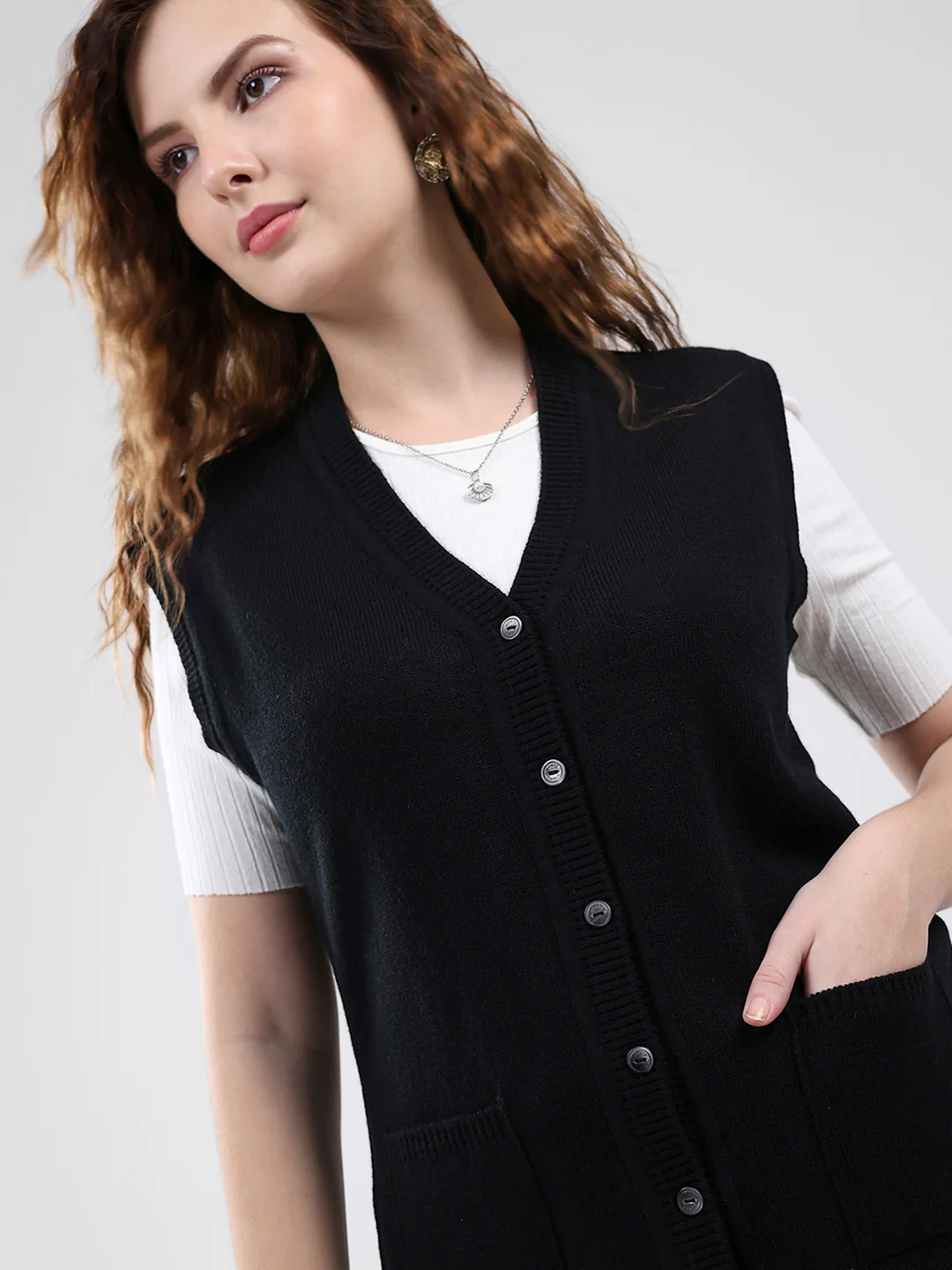 Women Black Solid V Neck Sleeveless Cardigan - Image 6