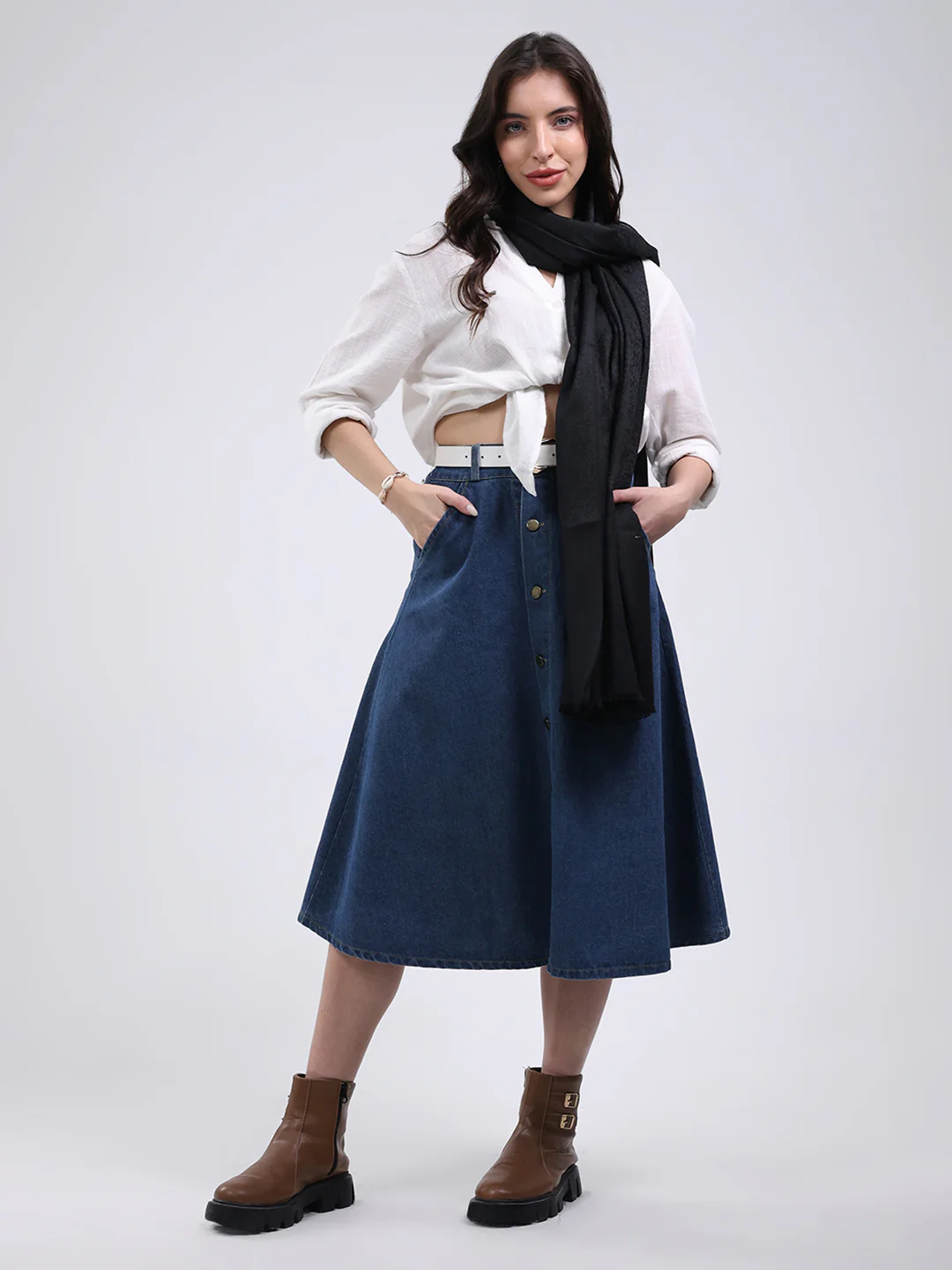 Women Black Solid Wool Blend Shawl - Image 5