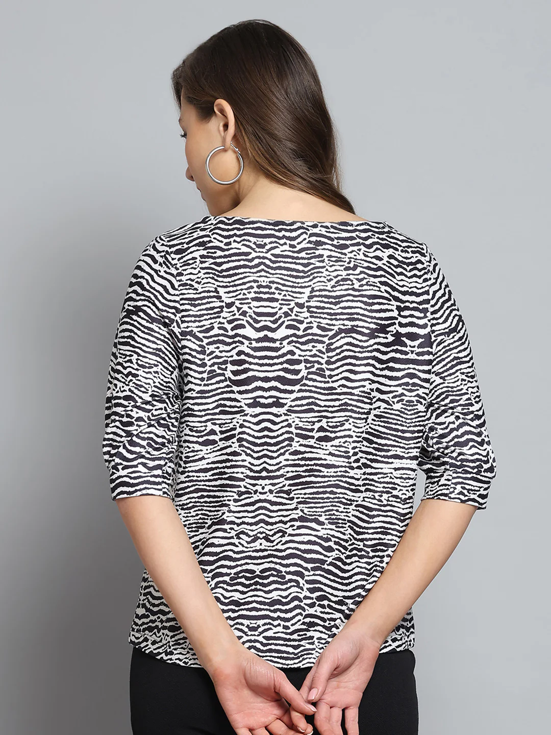 Women Black & White Printed Round Neck 3/4th Sleeve Top - Image 5
