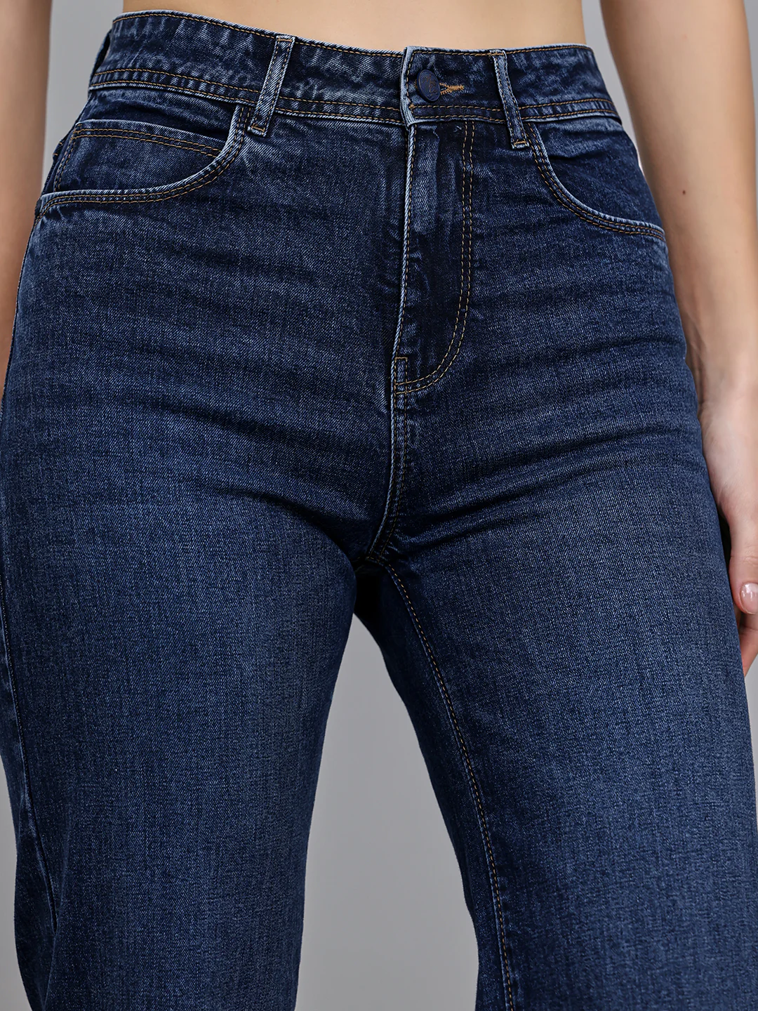 Women Blue Light Wash Straight Fit Denim - Image 5