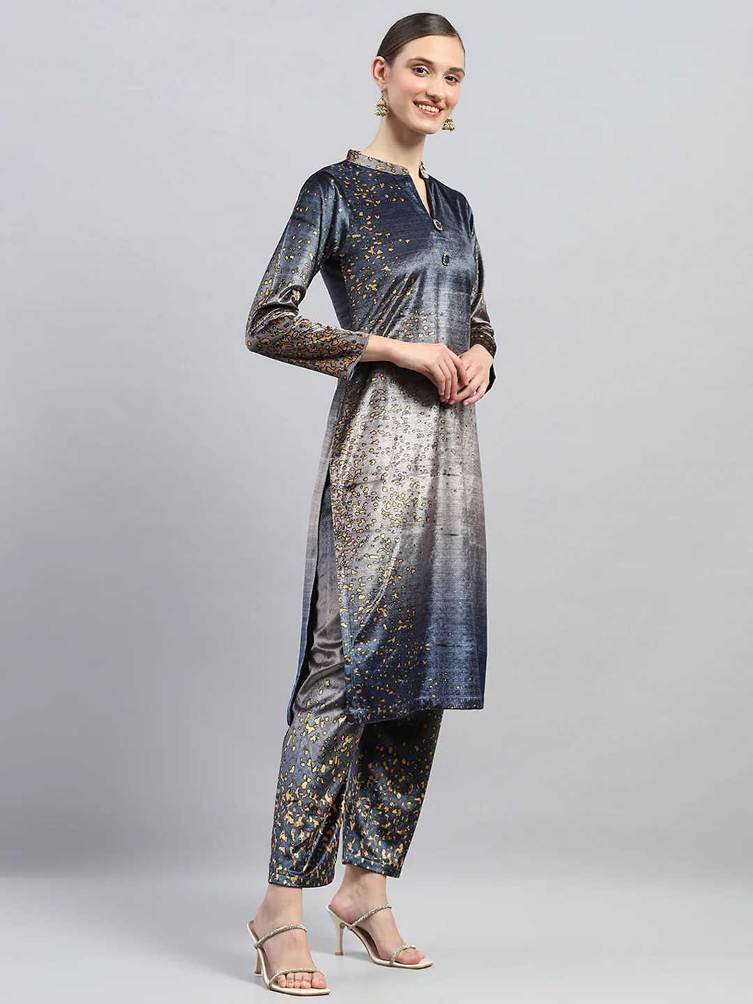 Women Blue Printed Round Neck Full Sleeve Kurti Set - Image 5