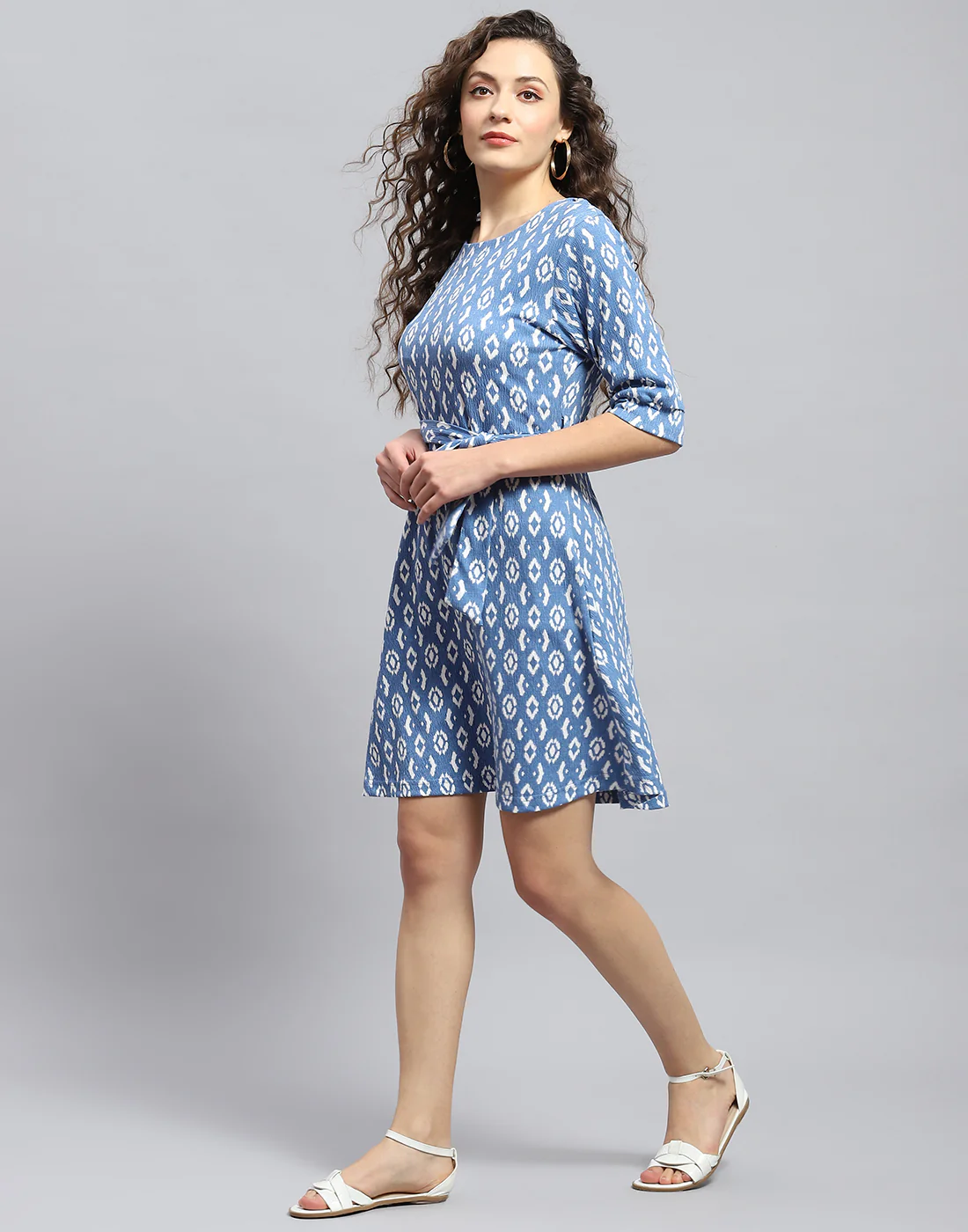 Women Blue Printed Round Neck Short Sleeve Dress - Image 3