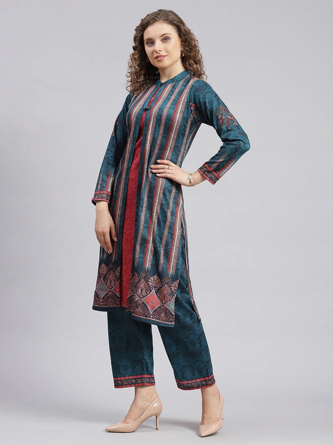 Women Blue & Red Self Design Wool blend Kurti Set - Image 3