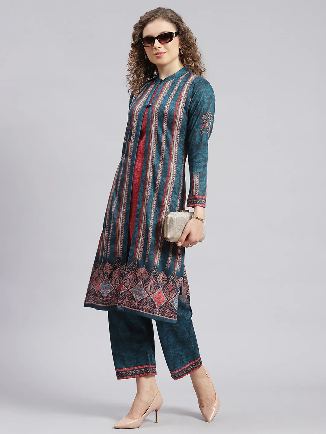 Women Blue & Red Self Design Wool blend Kurti Set - Image 5