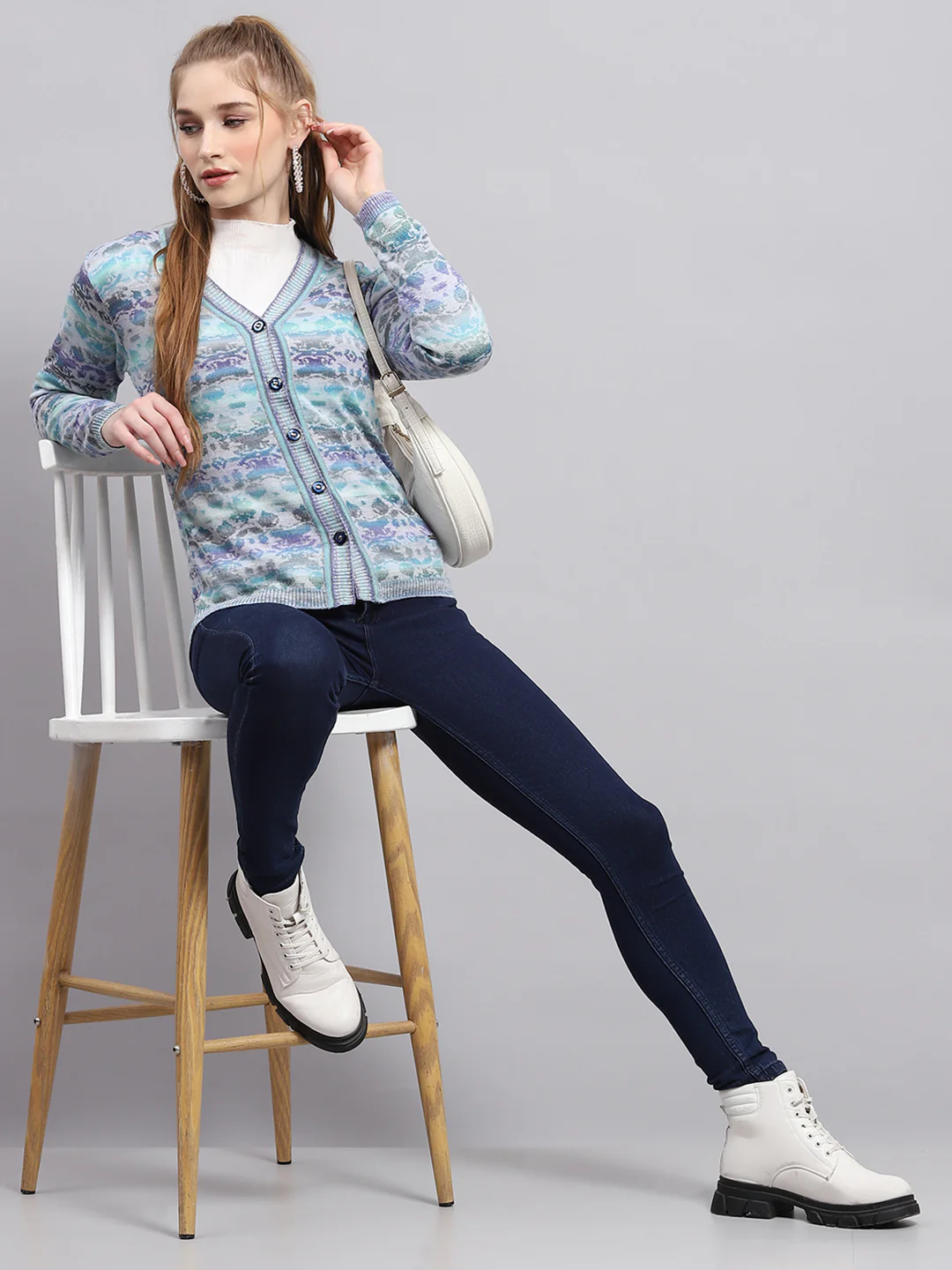 Women Blue Self Design V Neck Full Sleeve Cardigan - Image 2