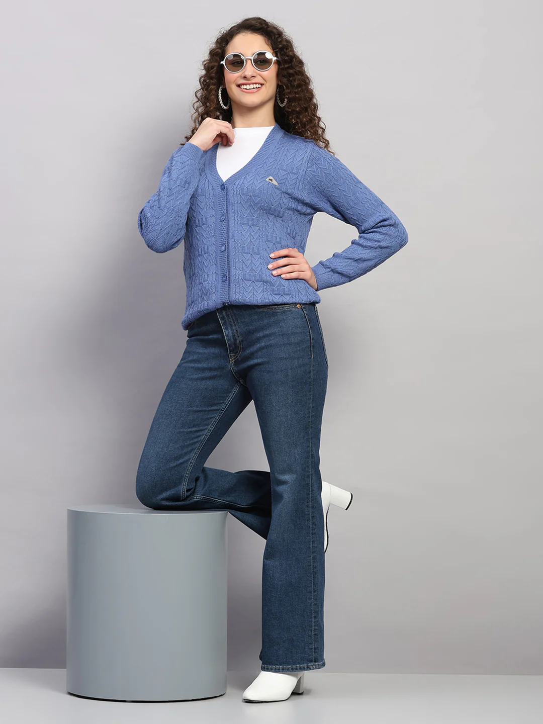 Women Blue Self Design V Neck Full Sleeve Cardigan - Image 2