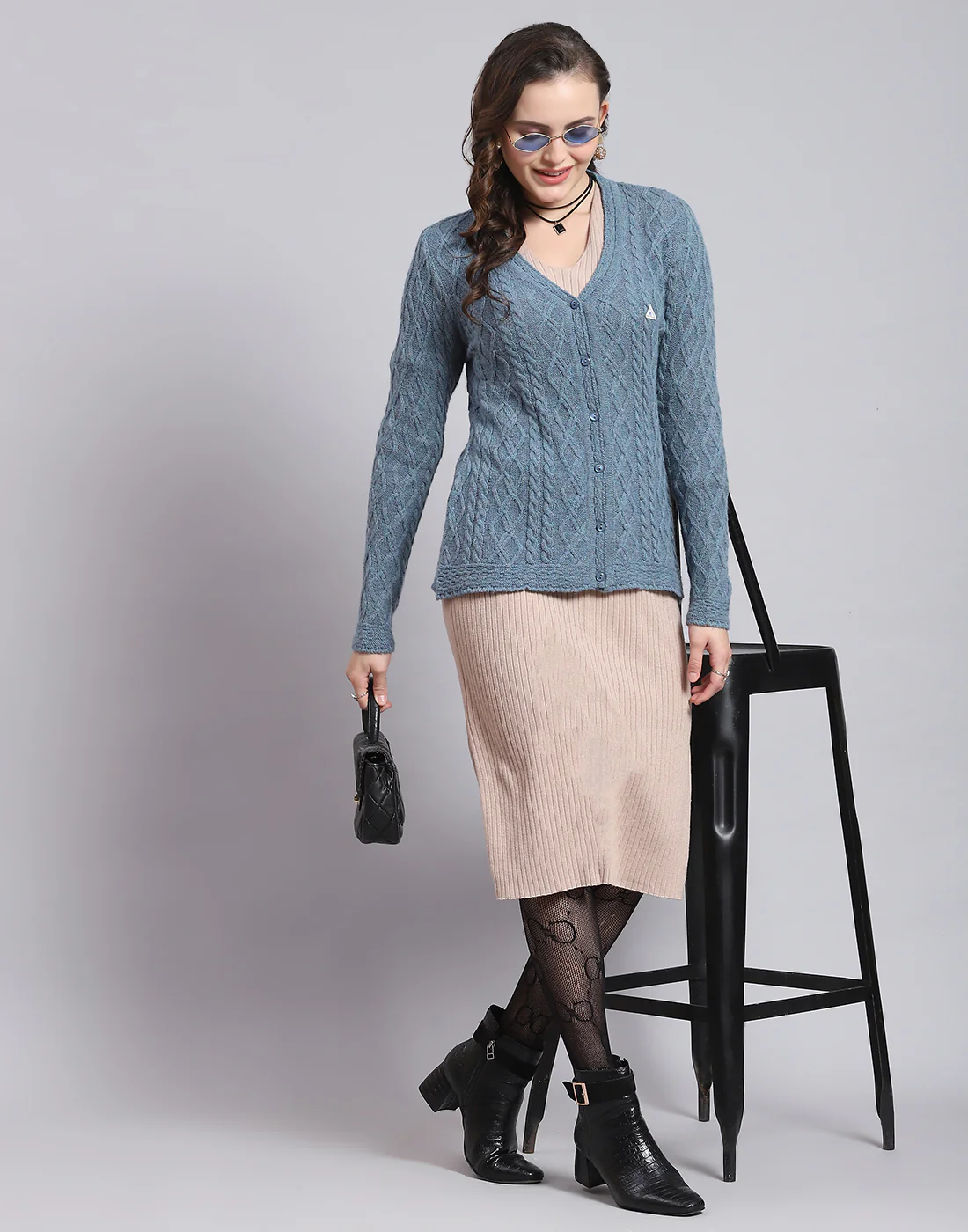 Women Blue Self Design V Neck Full Sleeve Sweater - Image 2