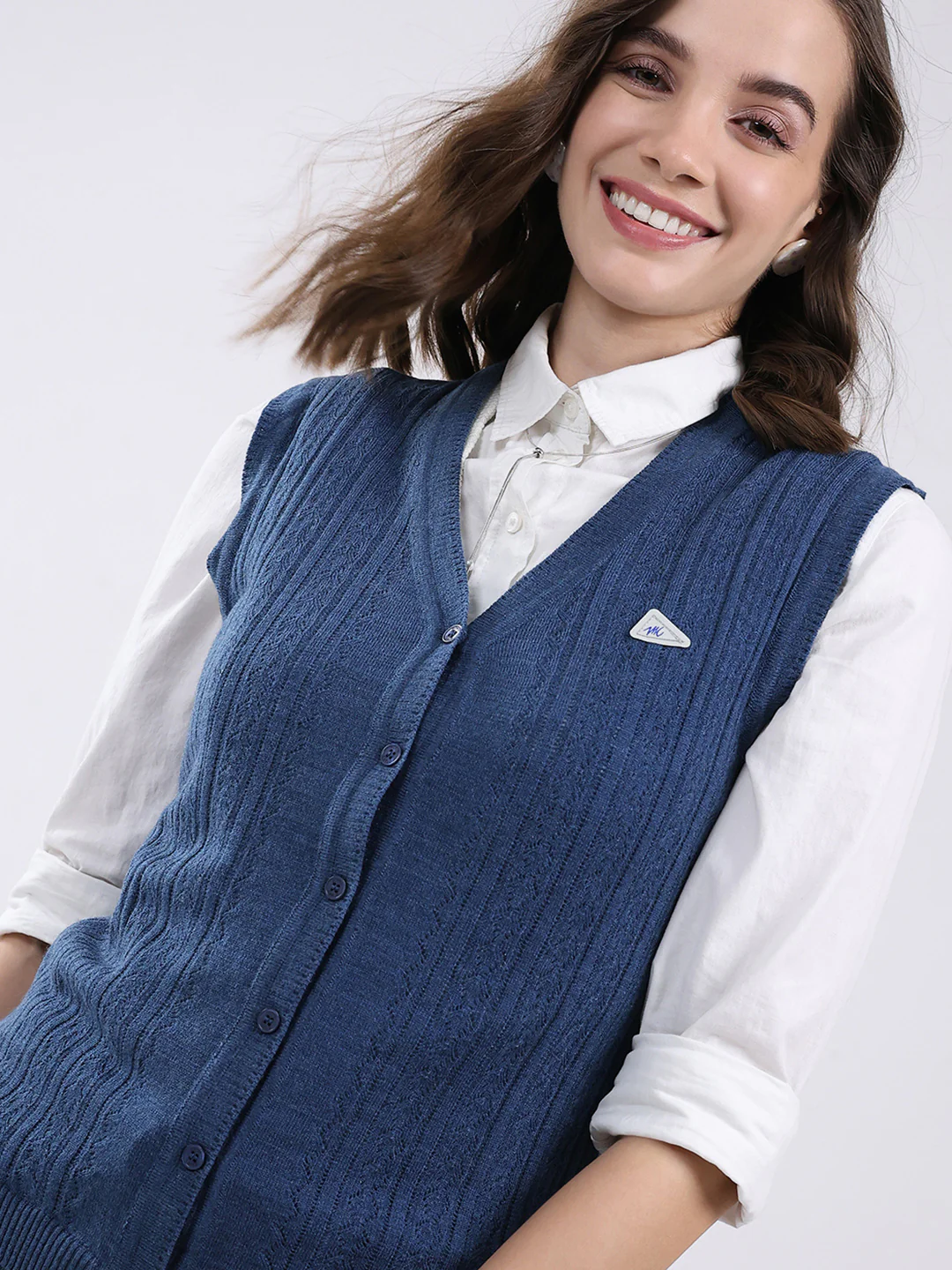 Women Blue Self Design V Neck Sleeveless Cardigan - Image 7