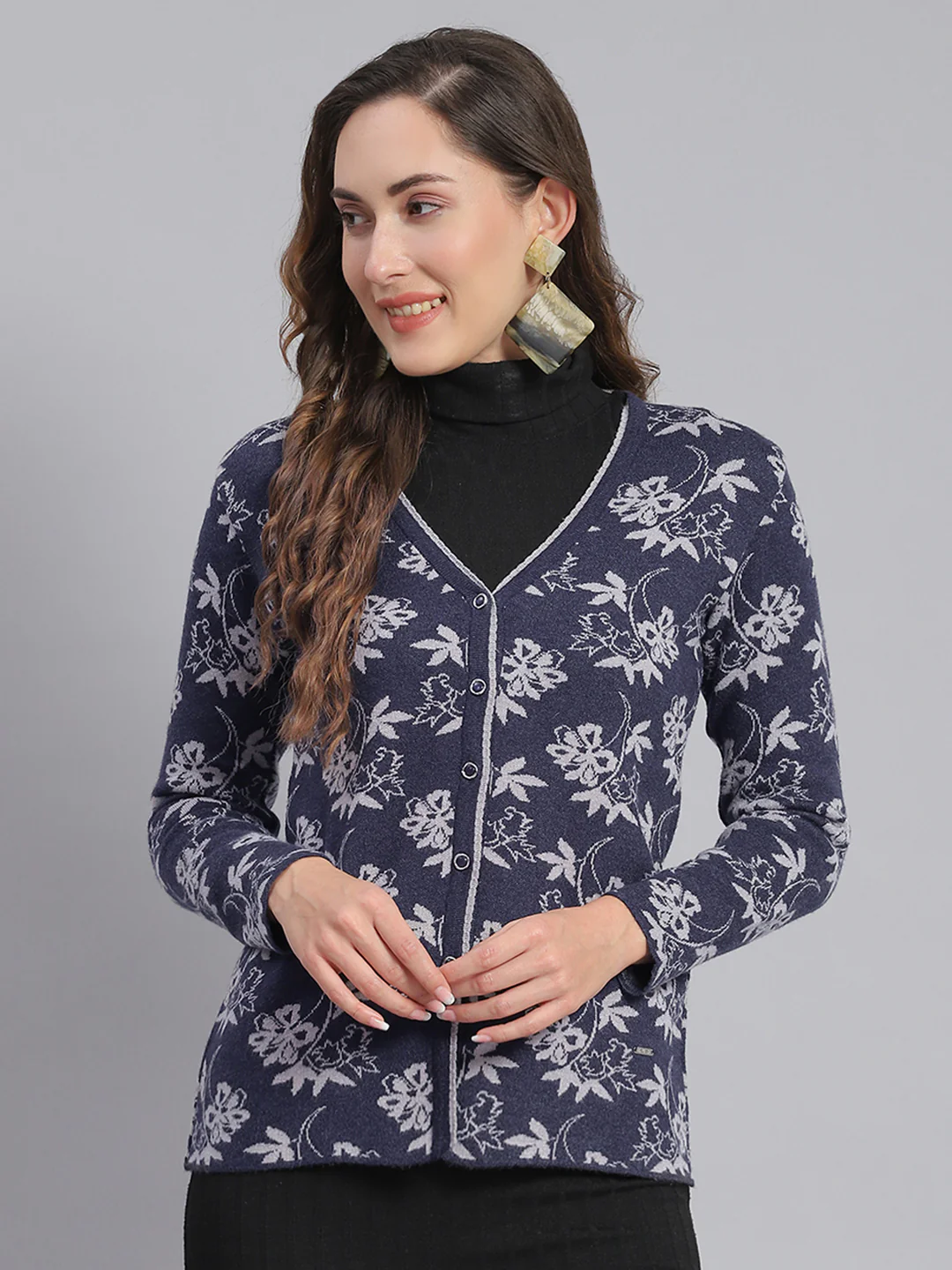 Women Blue Self Design V Neck Full Sleeve Cardigans - Image 2