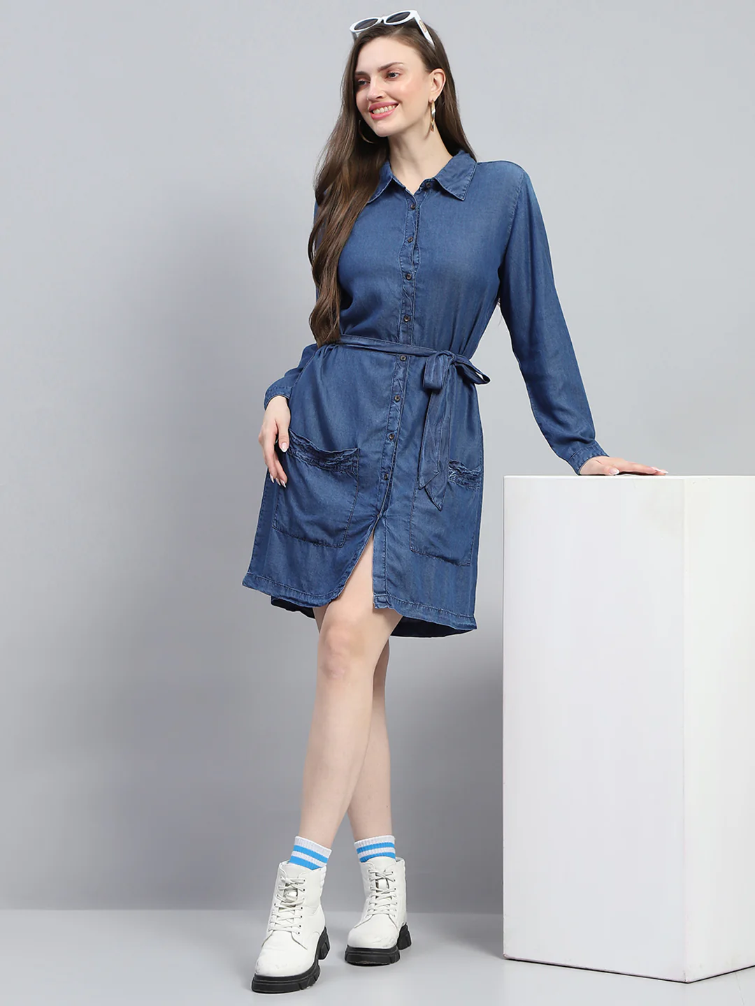 Women Blue Solid Collar Full Sleeve Tunic - Image 2