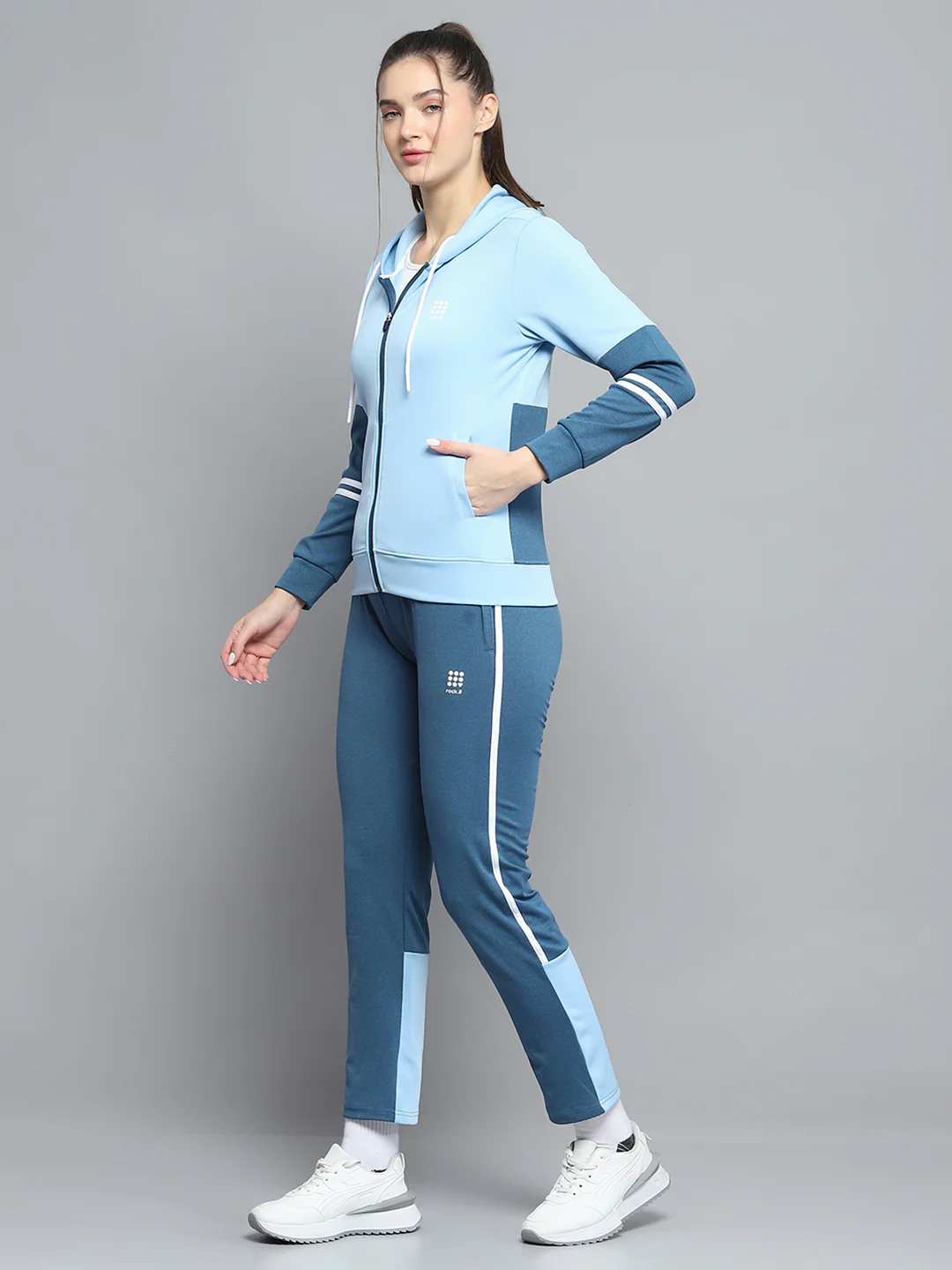 Rock.it Women Blue Solid Hooded Full Sleeve Tracksuit - Image 3