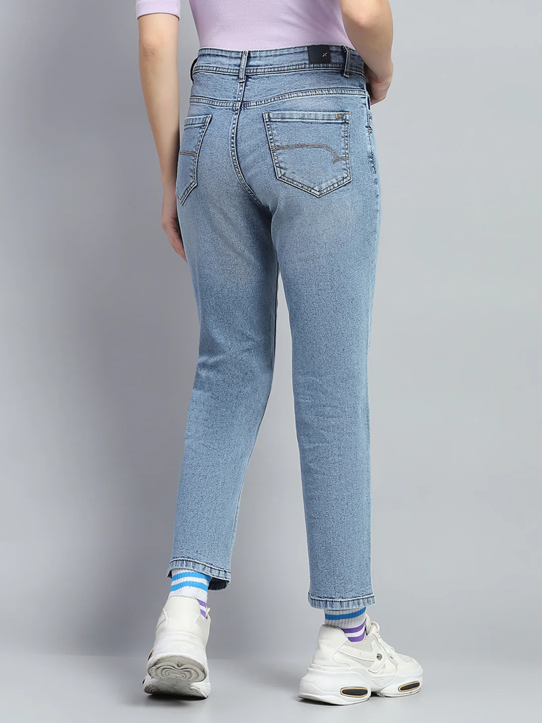 Women Blue Solid Mild Distressed Straight Fit Denim - Image 5