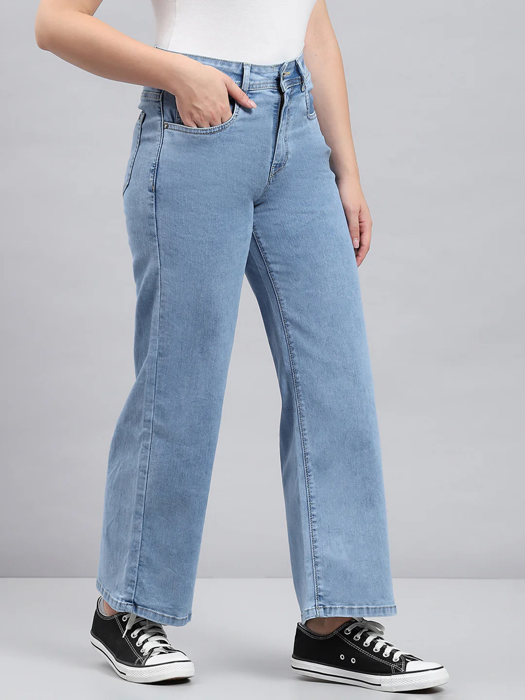 Women Blue Solid Regular Fit Denims - Image 4