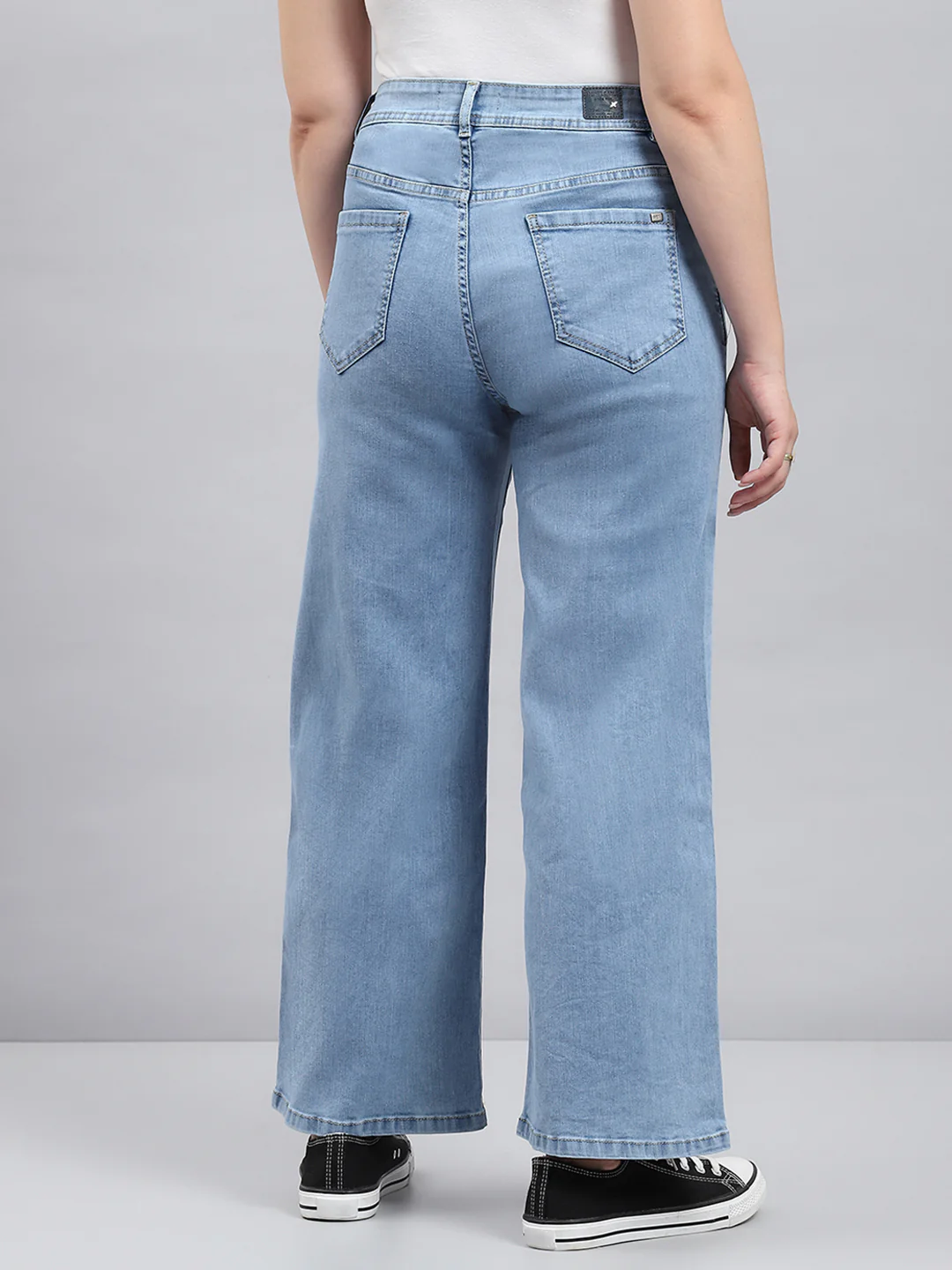 Women Blue Solid Regular Fit Denims - Image 5