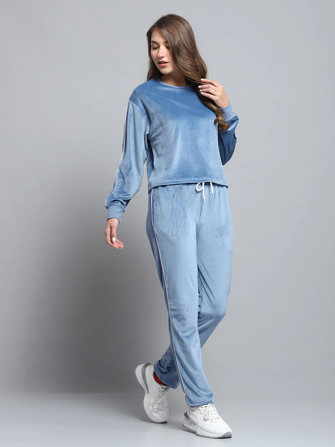 Rock.it Women Blue Solid Round Neck Full Sleeve Tracksuit - Image 4