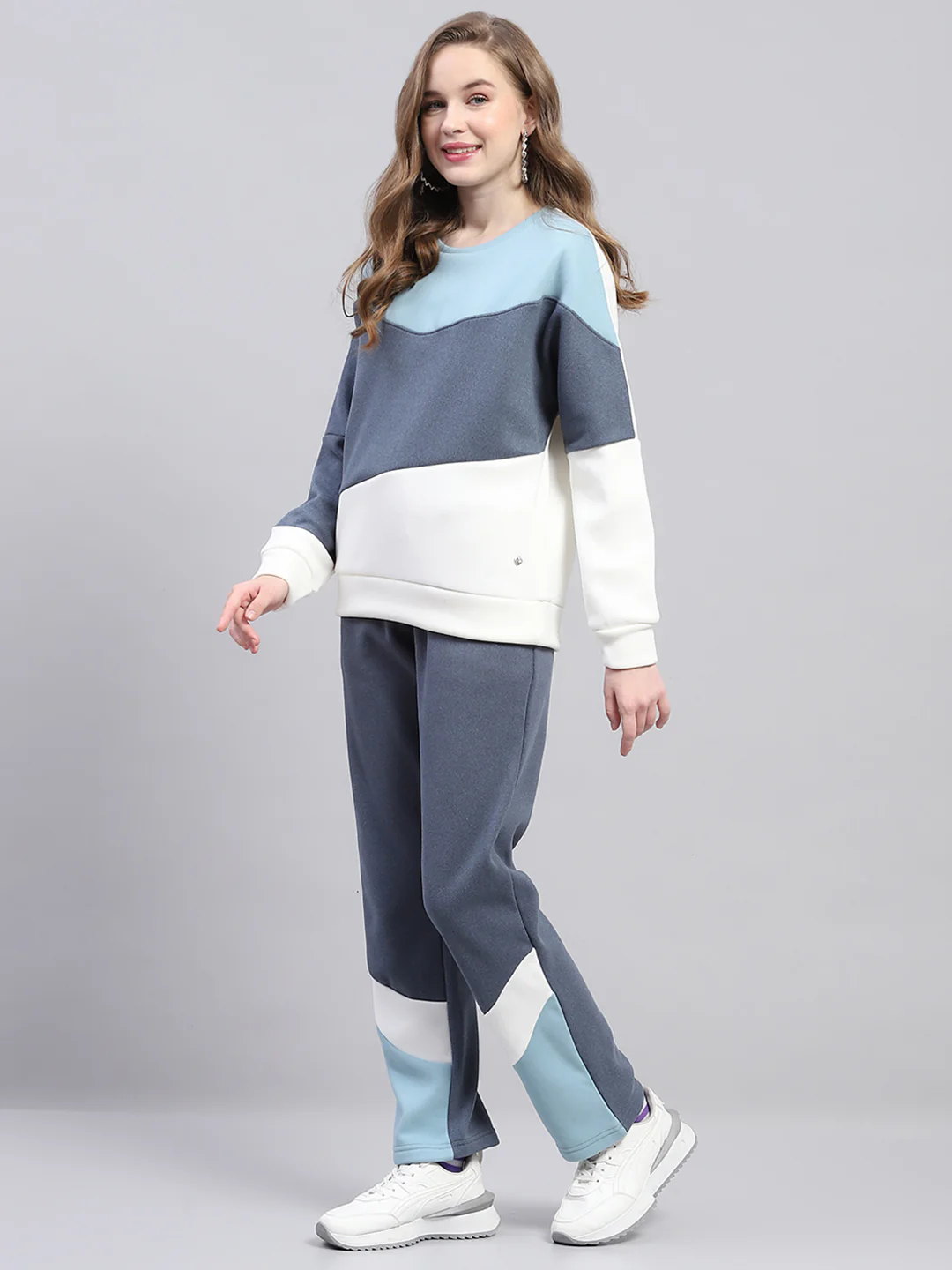 Women Blue Solid Round Neck Full Sleeve Tracksuit - Image 3