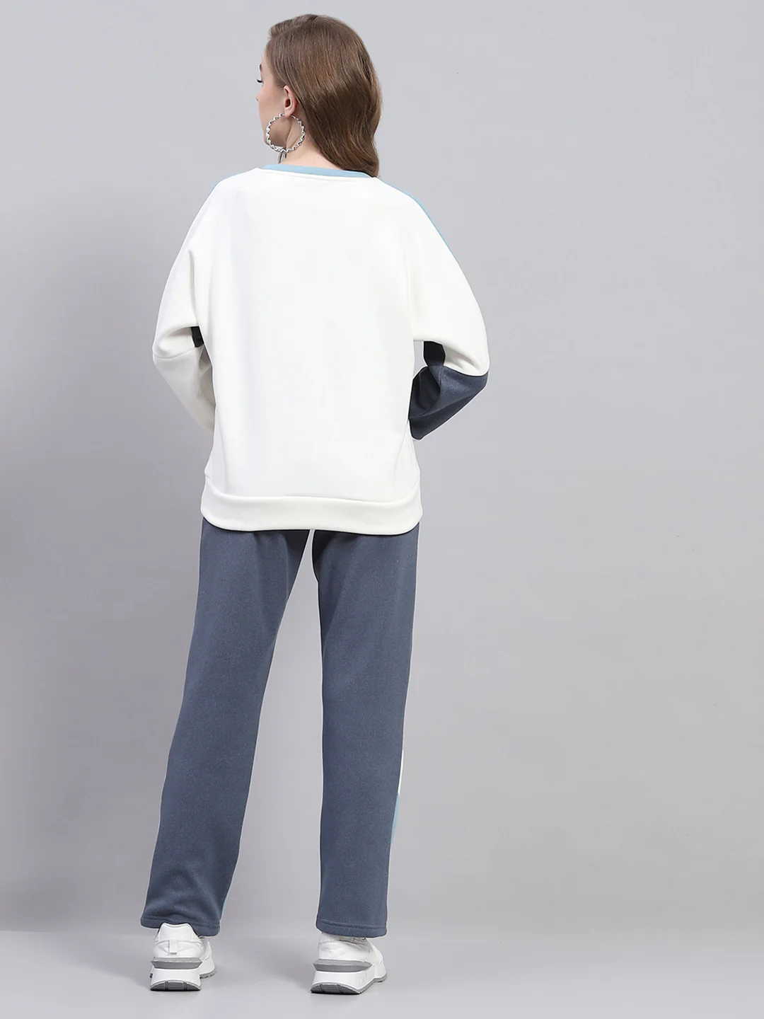 Women Blue Solid Round Neck Full Sleeve Tracksuit - Image 5