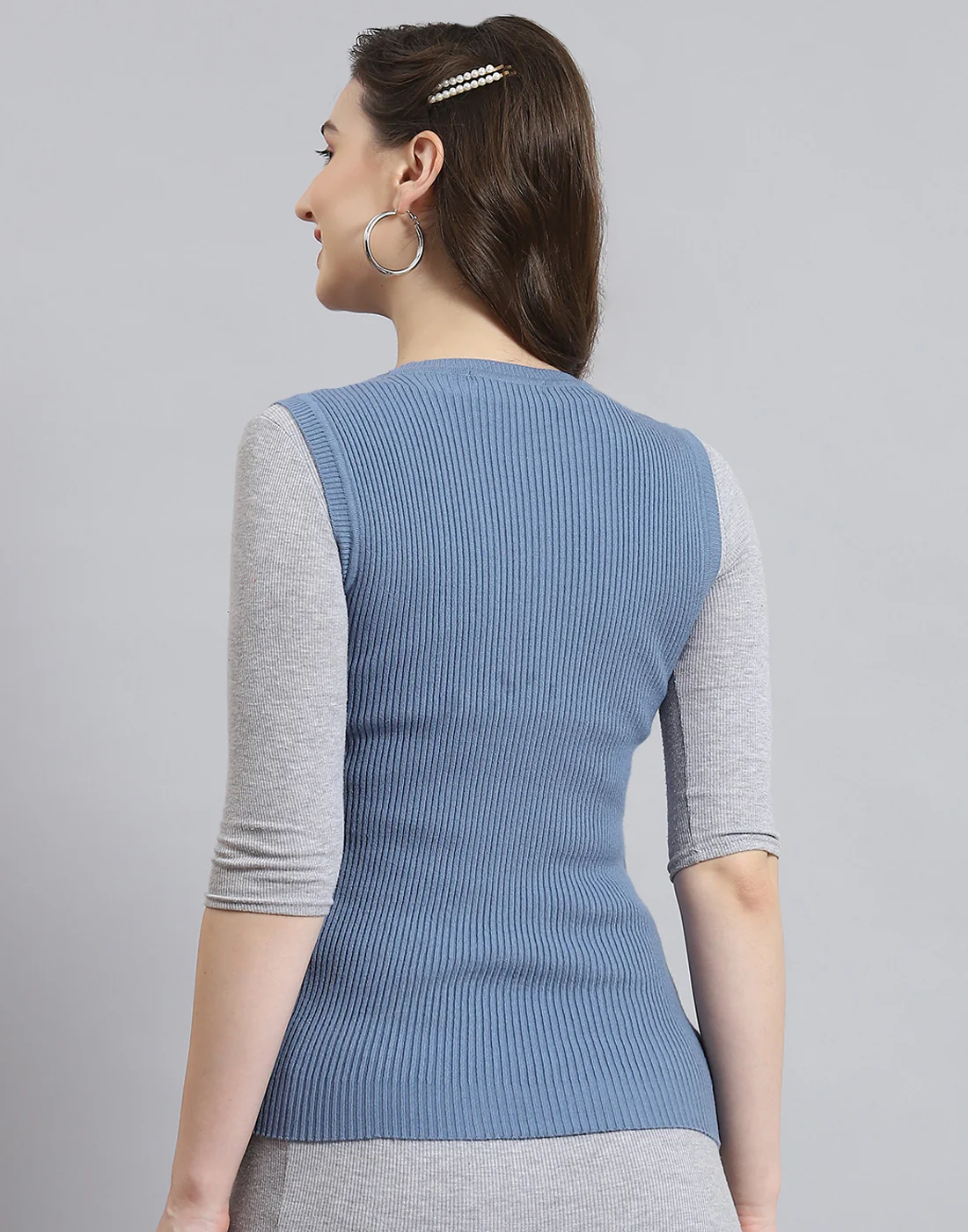 Women Blue Solid Round Neck Sleeveless Sweater - Image 6