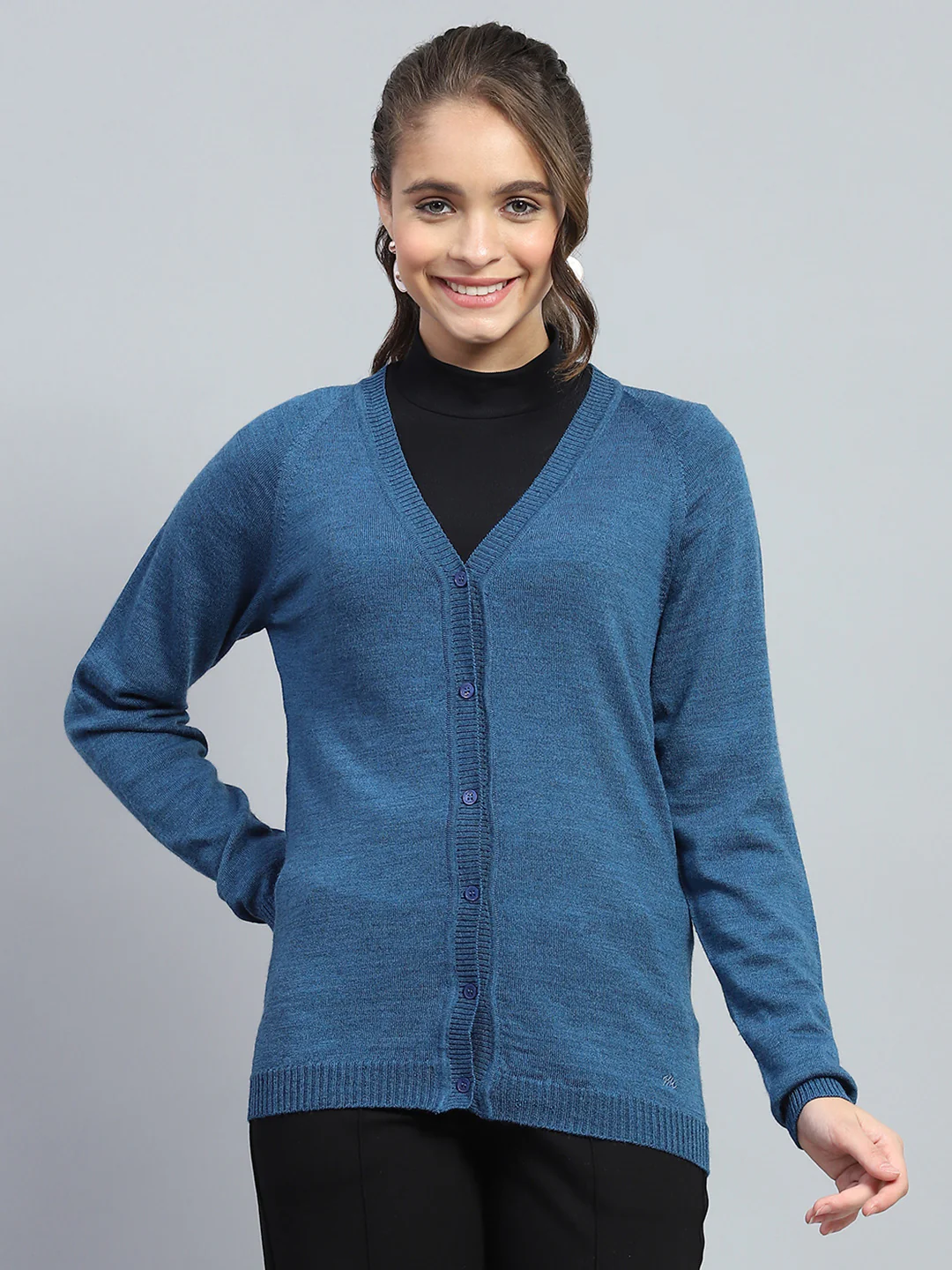Women Blue Solid V Neck Full Sleeve Cardigan - Image 2