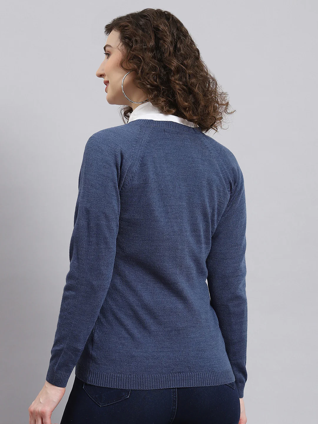 Women Blue Solid V Neck Full Sleeve Cardigan - Image 4