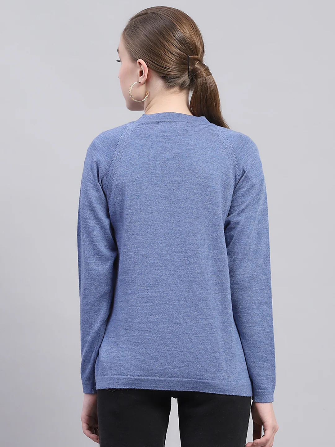 Women Blue Solid V Neck Full Sleeve Cardigan - Image 5