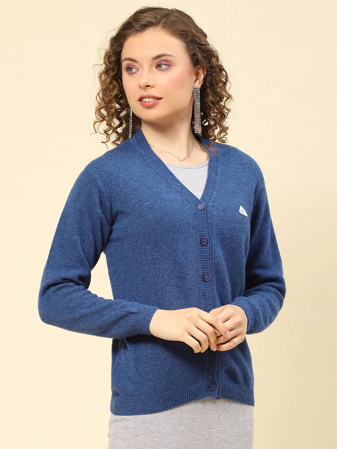 Women Blue Solid V Neck Full Sleeve Cardigan - Image 4