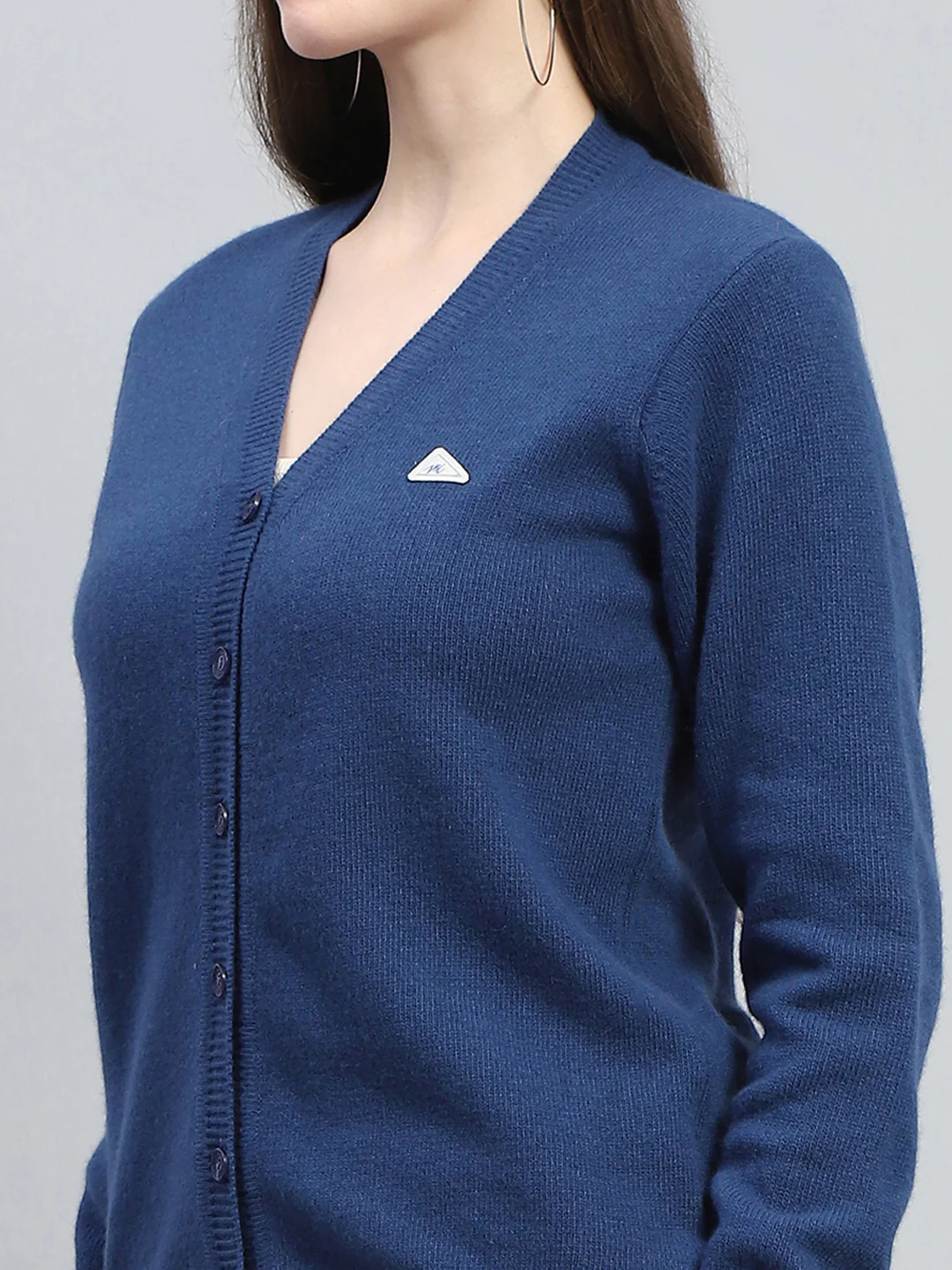 Women Blue Solid V Neck Full Sleeve Cardigan - Image 6