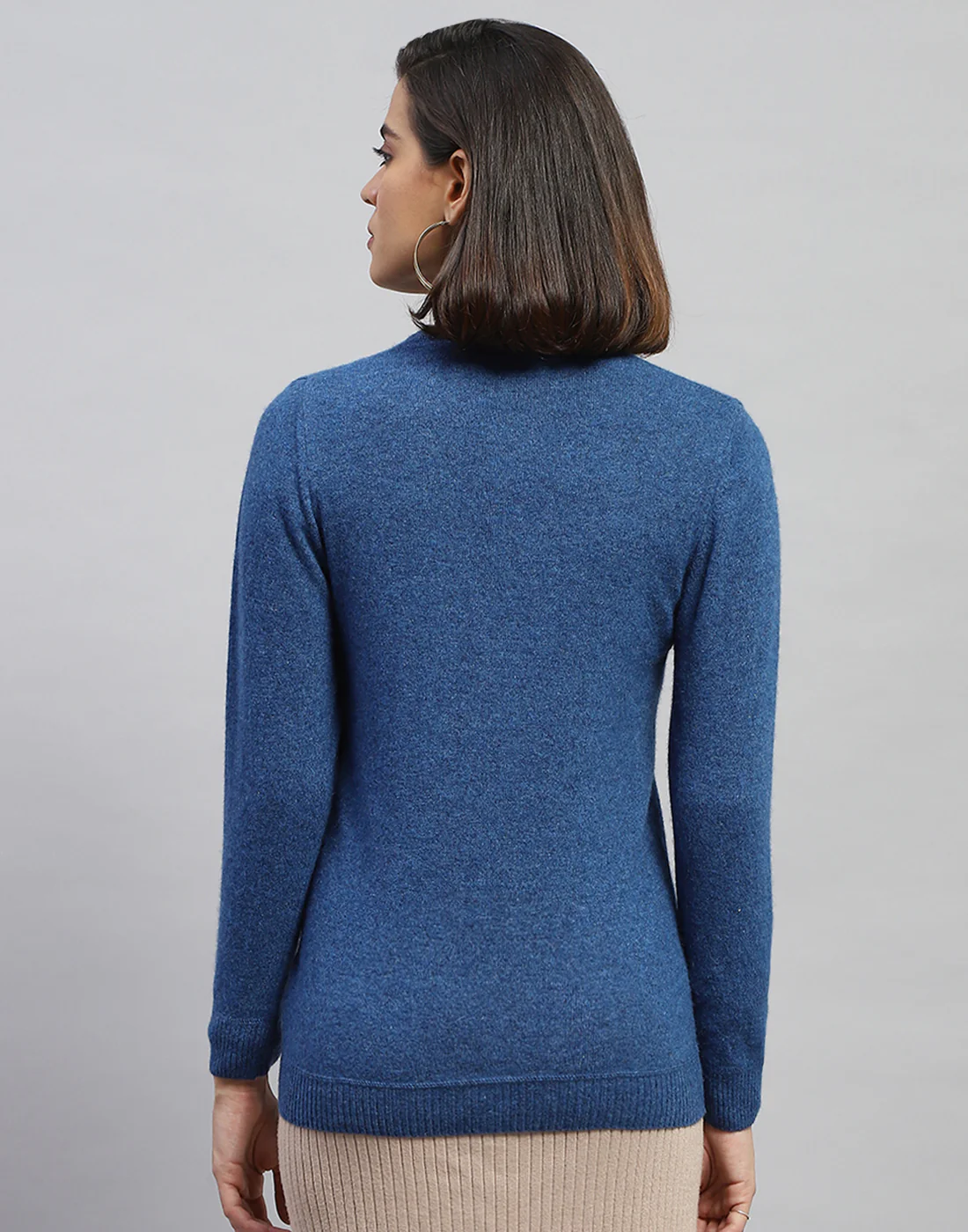 Women Blue Solid V Neck Full Sleeve Cardigan - Image 5