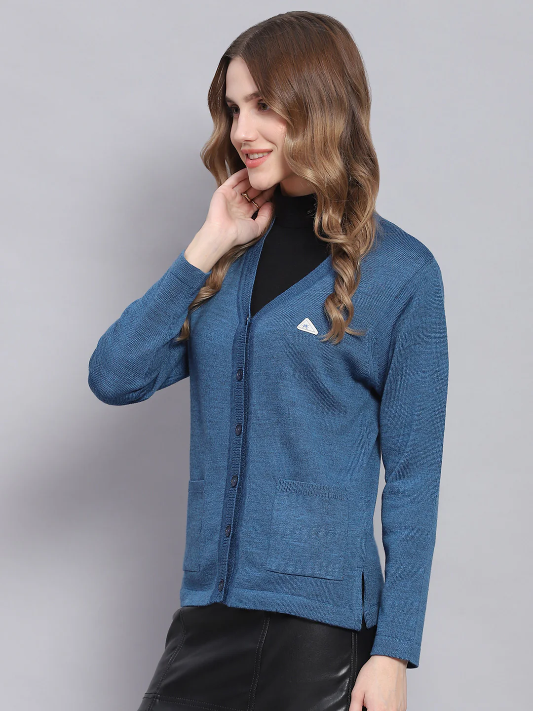 Women Blue Solid V Neck Full Sleeve Cardigans - Image 3
