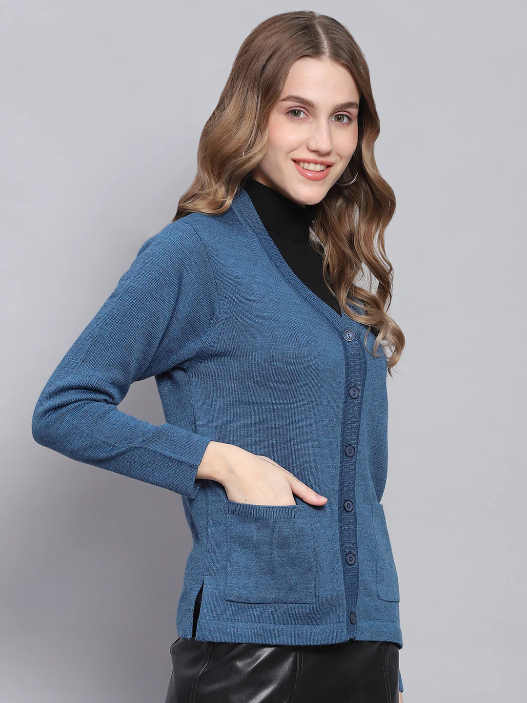 Women Blue Solid V Neck Full Sleeve Cardigans - Image 4