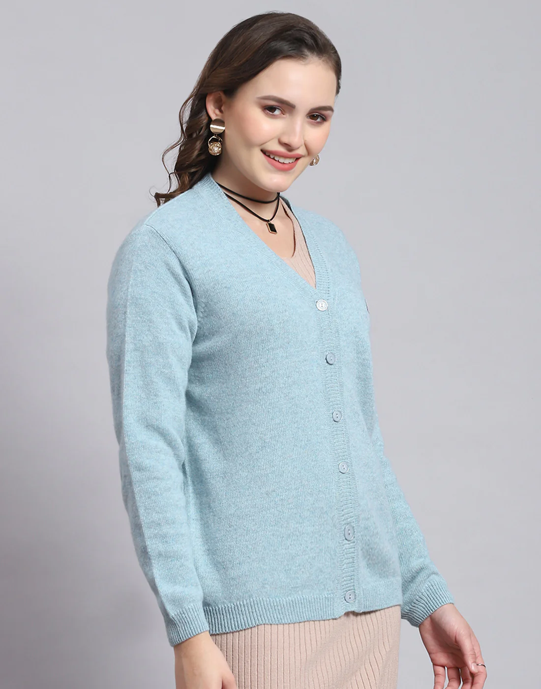 Women Blue Solid V Neck Full Sleeve Sweater - Image 4