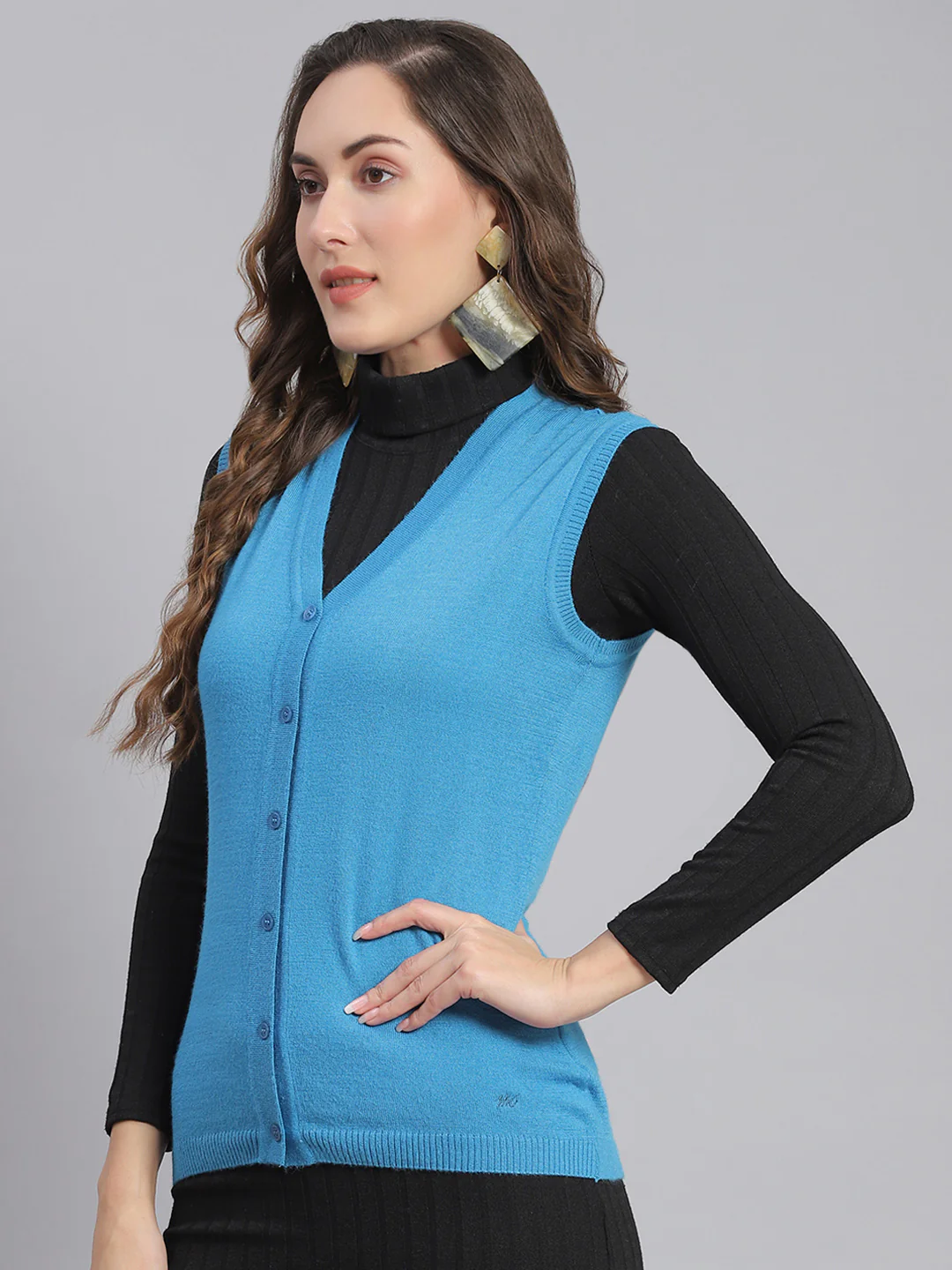 Women Blue Solid V Neck Sleeveless Cardigans - Image 3