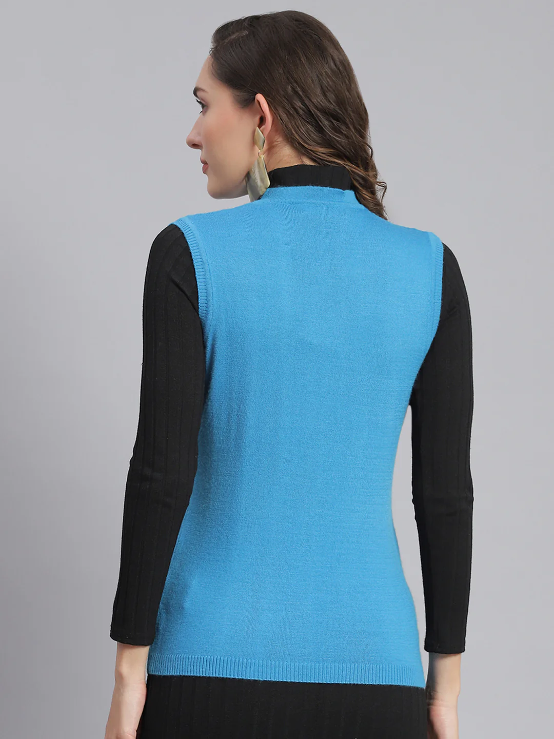 Women Blue Solid V Neck Sleeveless Cardigans - Image 5
