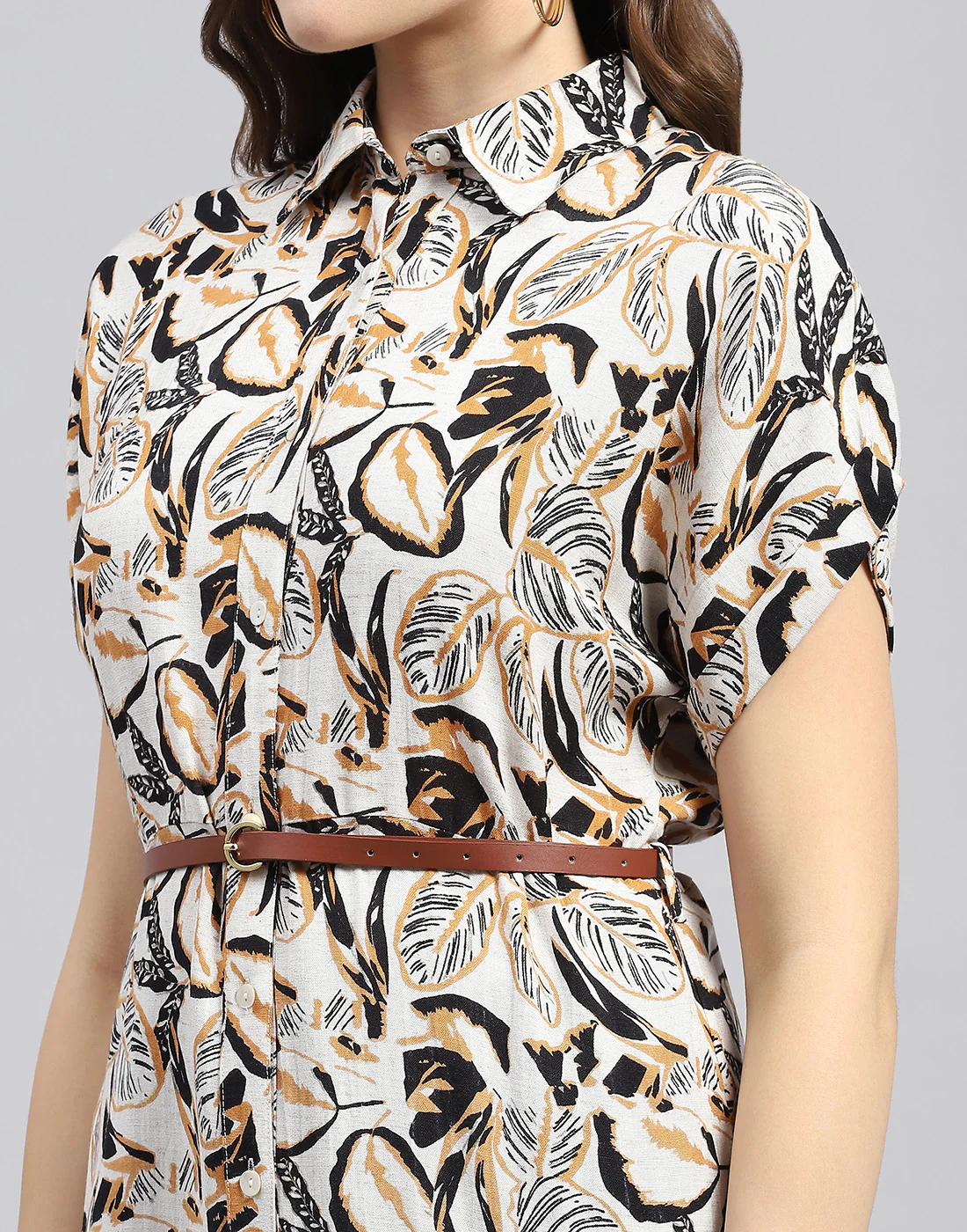 Women Brown & Black Printed Collar Half Sleeve Tunic - Image 2