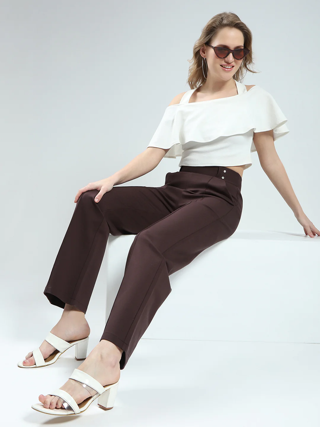 Women Brown Plain Regular Fit Jegging - Image 2