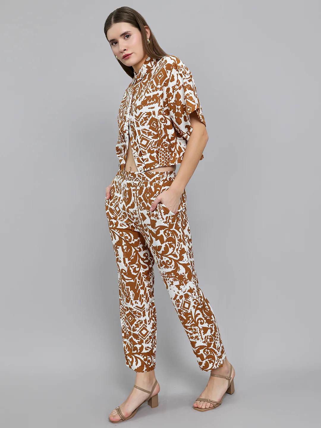 Women Brown Printed Collar Half Sleeve Cords Set - Image 2