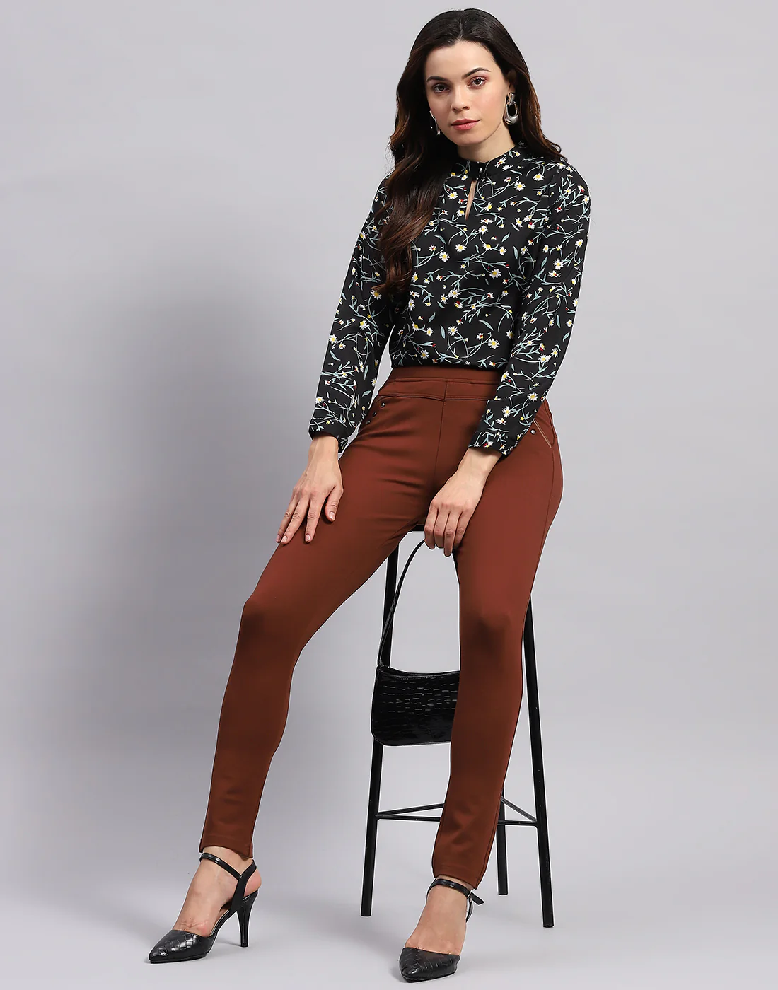 Women Brown Solid Regular Fit Jegging - Image 2